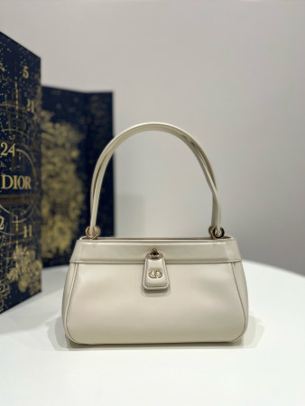 ch**an D*or small D*or key bag  8.5x5x4.5 in
