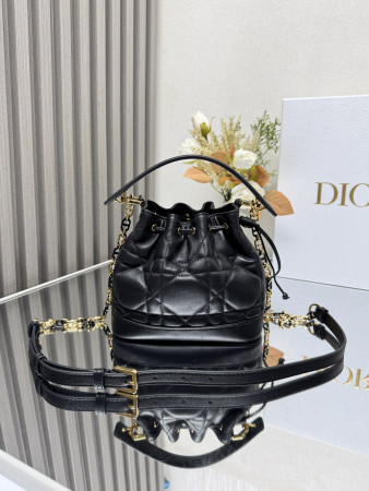 small D*or jolie bucket bag 17 x 16 x 10.5 cm
