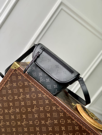 LV Pulse Wearable Wallet M12806  16 x 5 x 22.5 cm