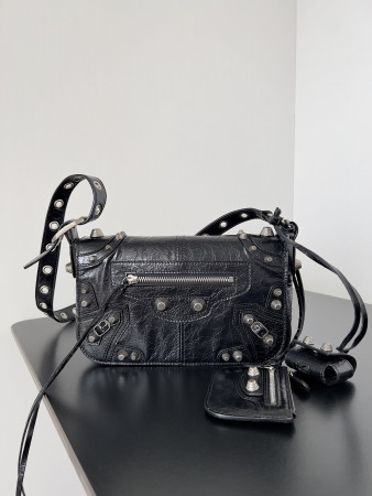 Ba*len*cia*ga le cagole mini flap bag in black 20 x 14 x 5 cm