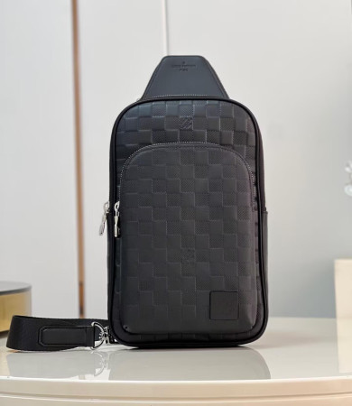 LV Avenue Slingbag N45303 20x31x7cm