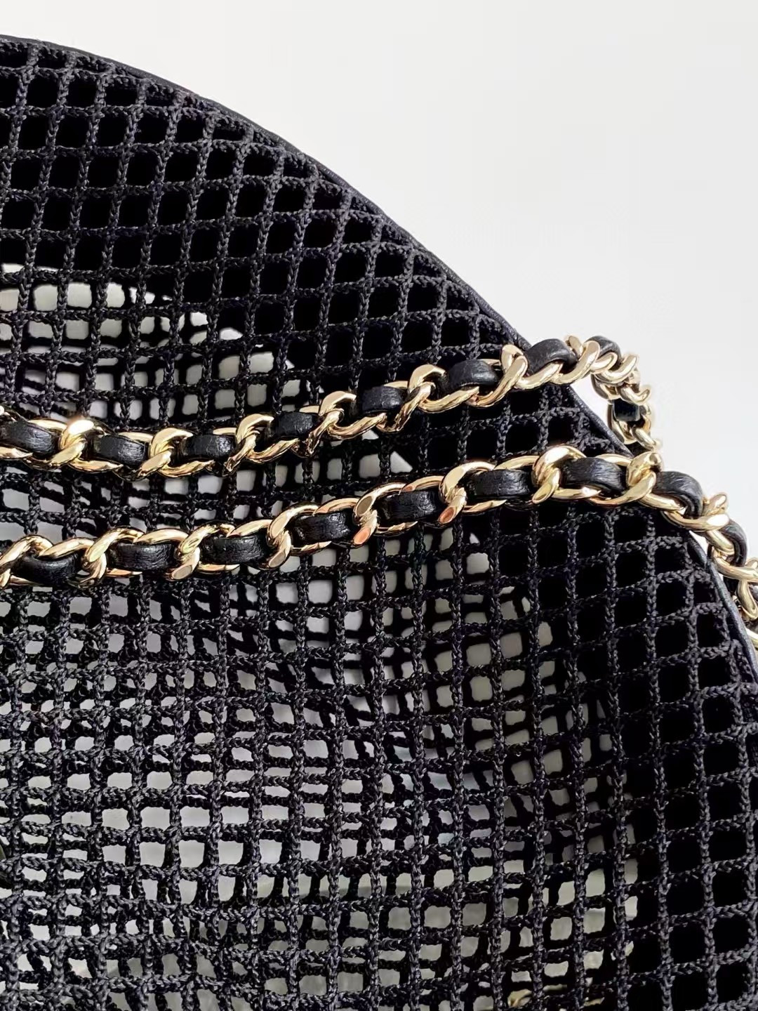 Ch*el clutch with chain mesh shiny lambskin gold tone -ap4573 15x22x6cm