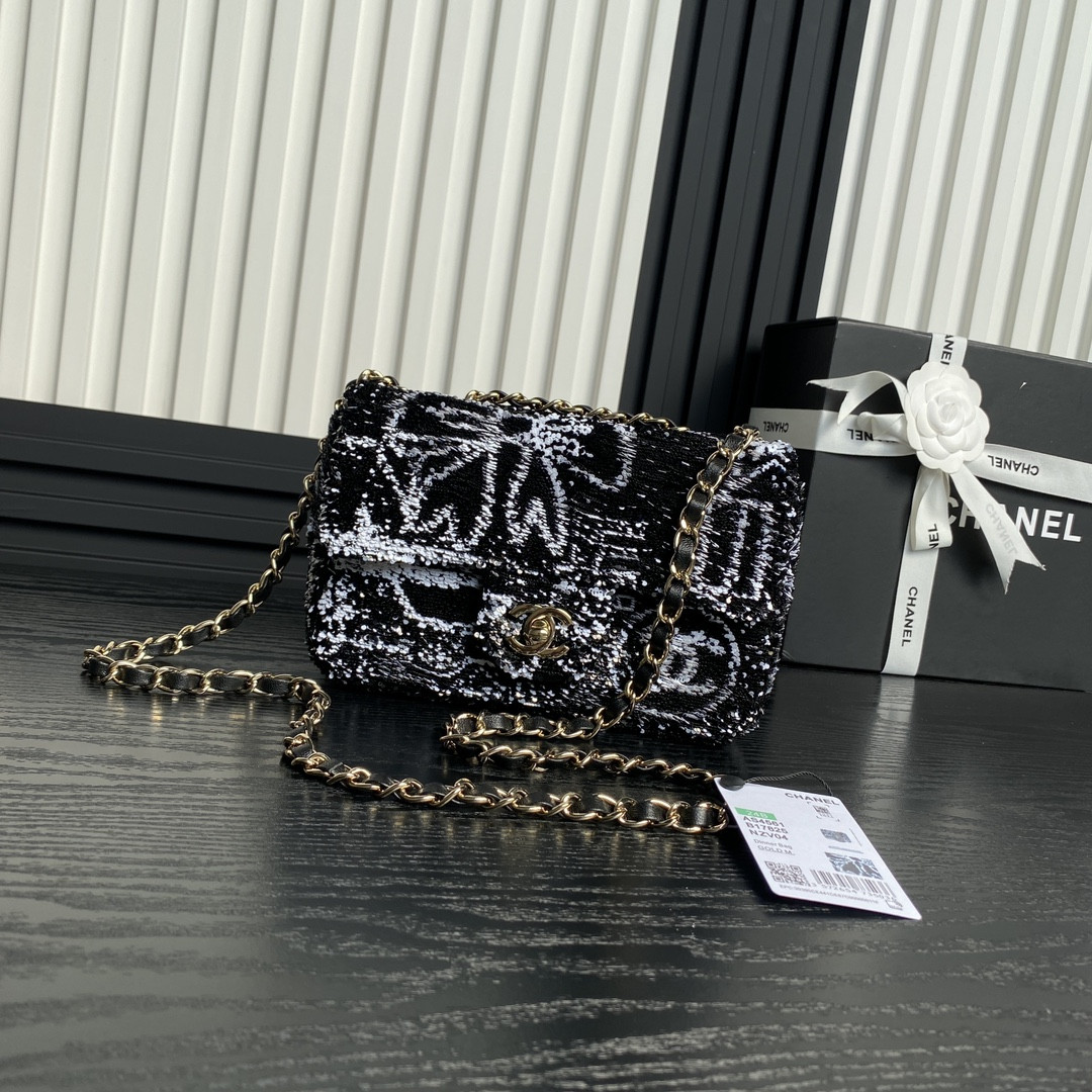 Ch*el flap bag 14 × 21 × 8 cm