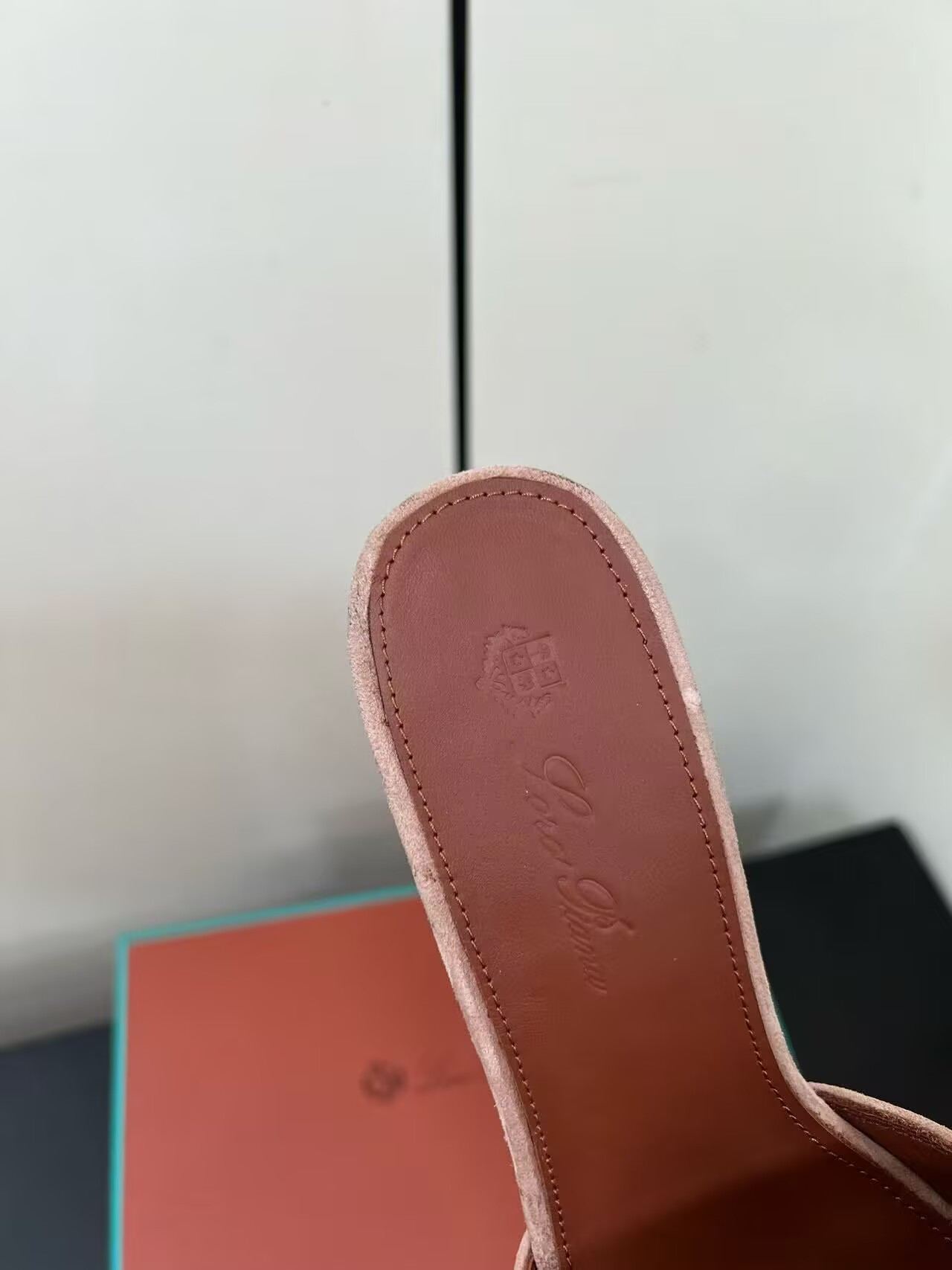 ua L**o p*ana summer charms sandal