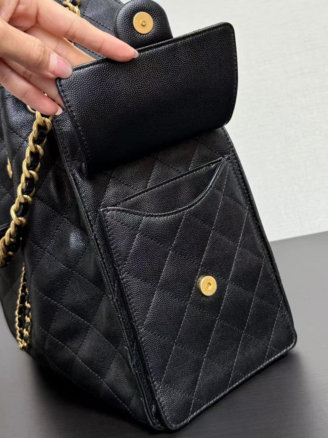 Ch*el 25c bucket bag 40x30x15cm