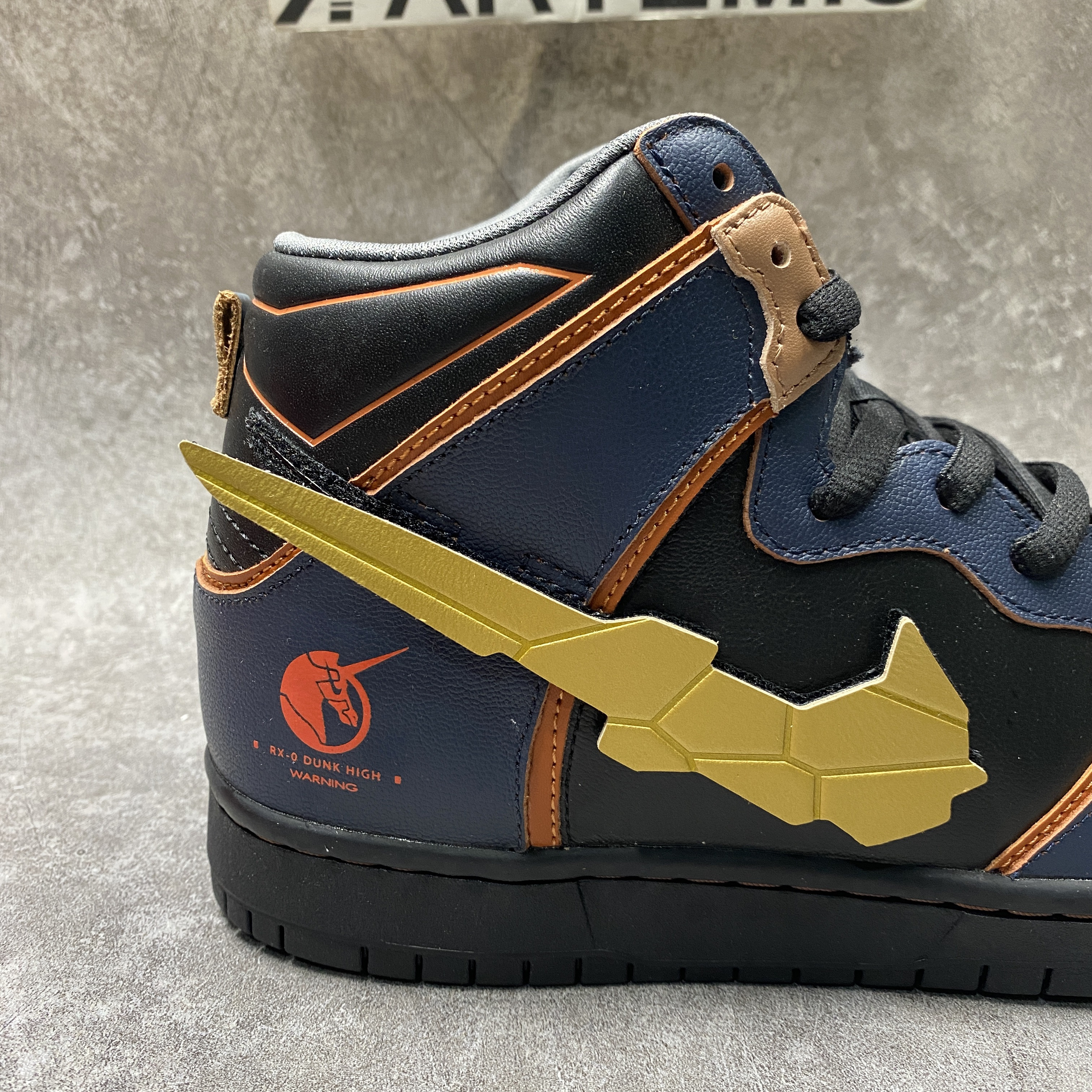 Nike SB Dunk High RX-0 Unicorn Gundam 02 Banshee