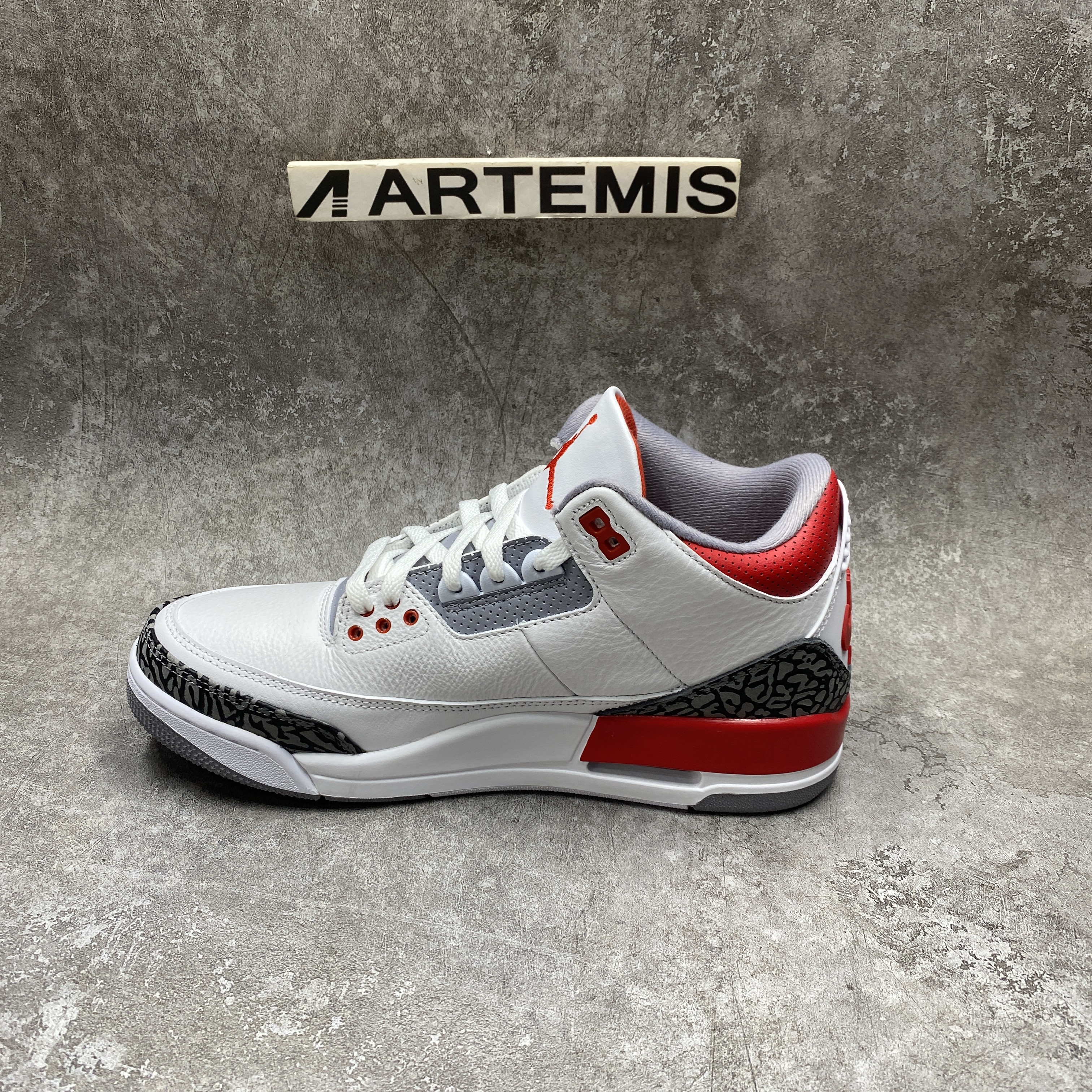 Air Jordan 3 OG “Fire Red” 2022