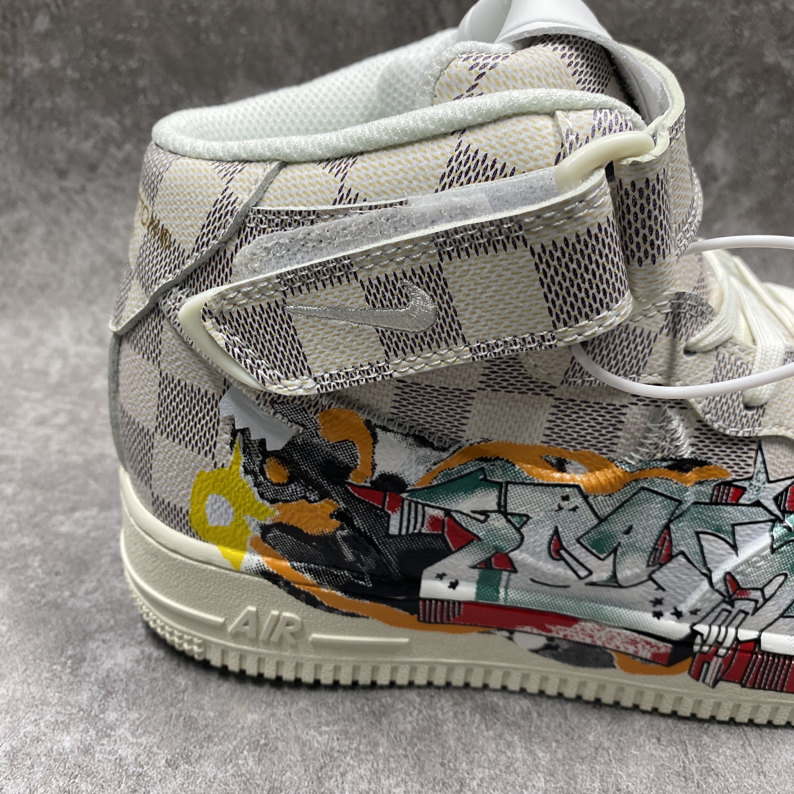 1V x Nike Air Force 1 Mid By Virgil Abloh Graffiti