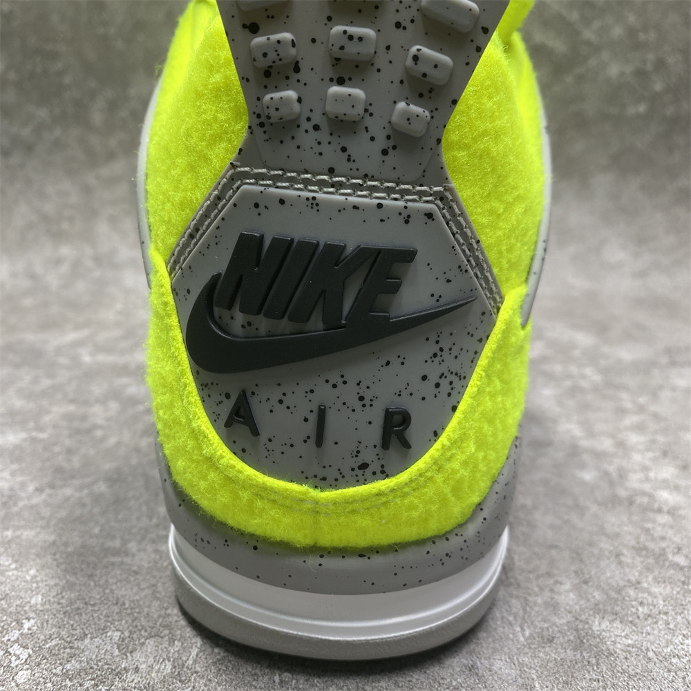 AIR JORDAN 4 RETRO