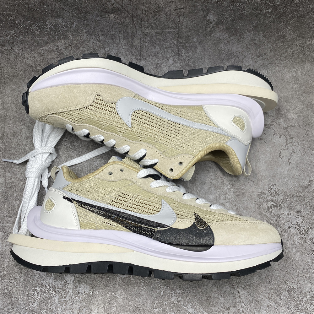 NIKE VAPORWAFFLE SACAI