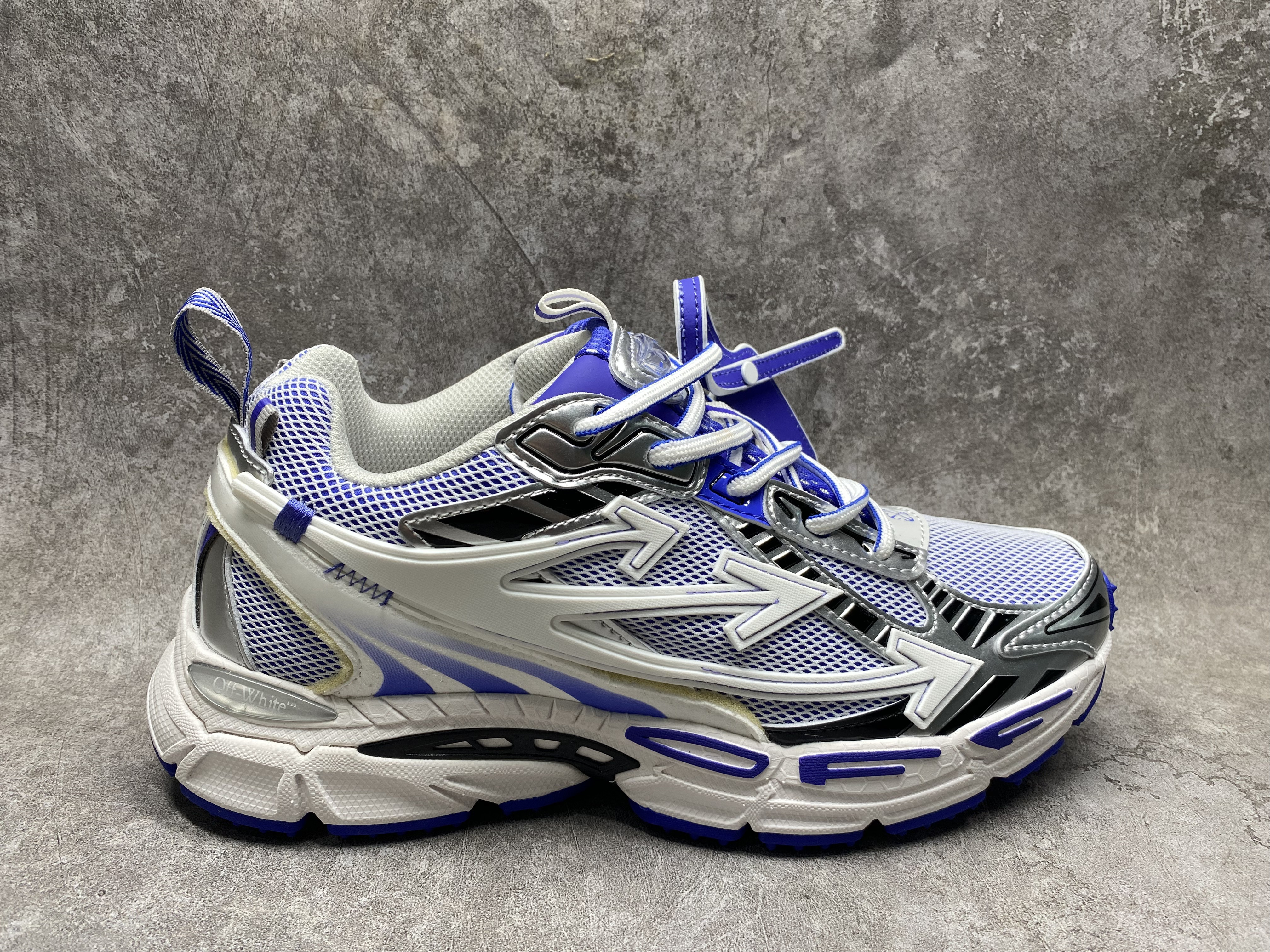 UA Off-White "BE RIGHT BACK"