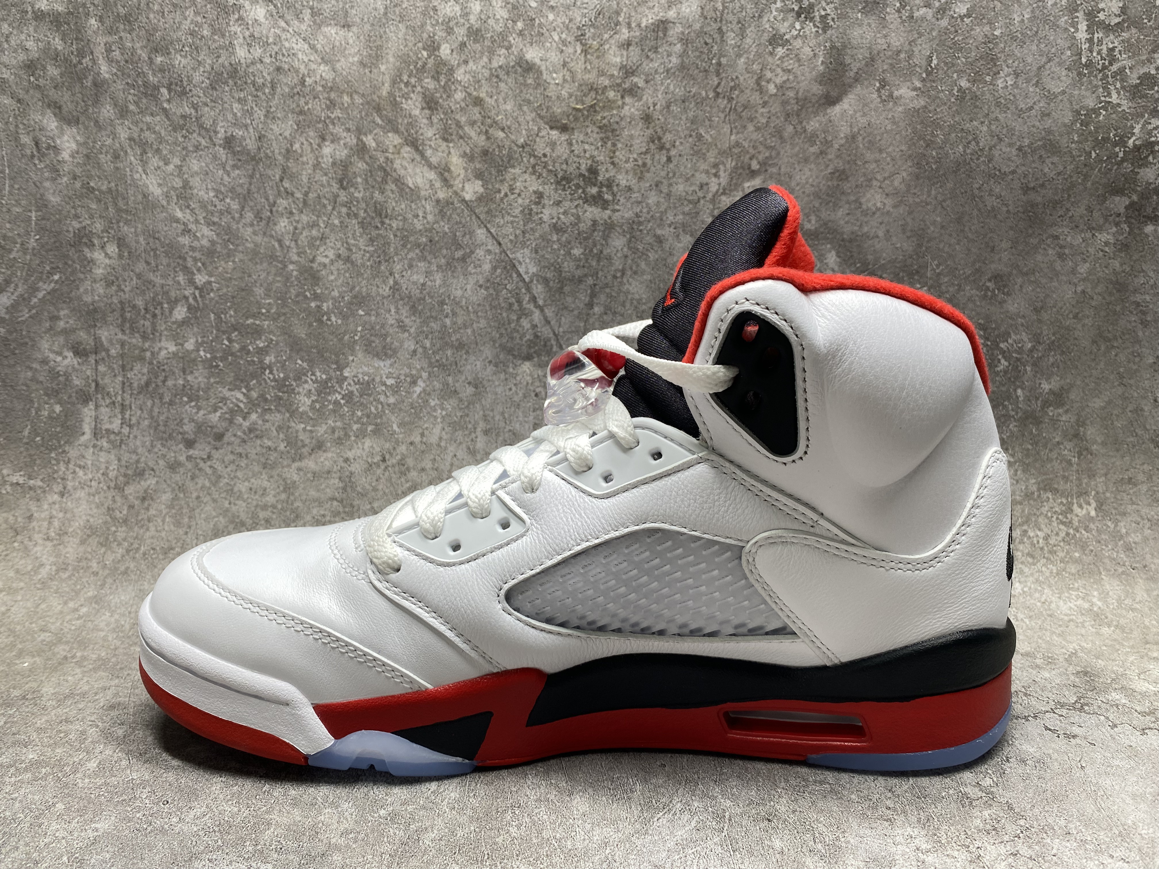 UA Jordan 5 Retro