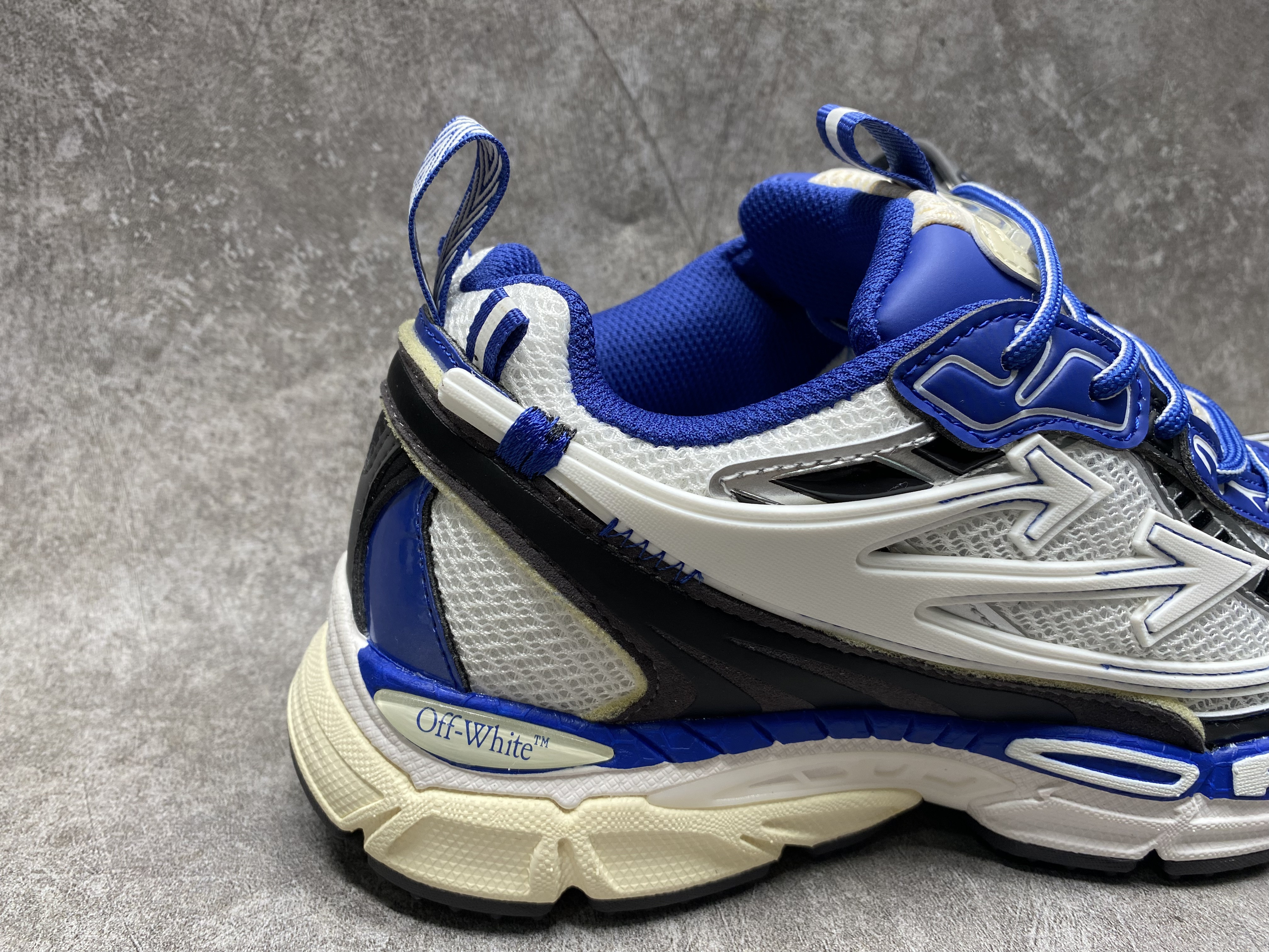 UA Off-White "BE RIGHT BACK"