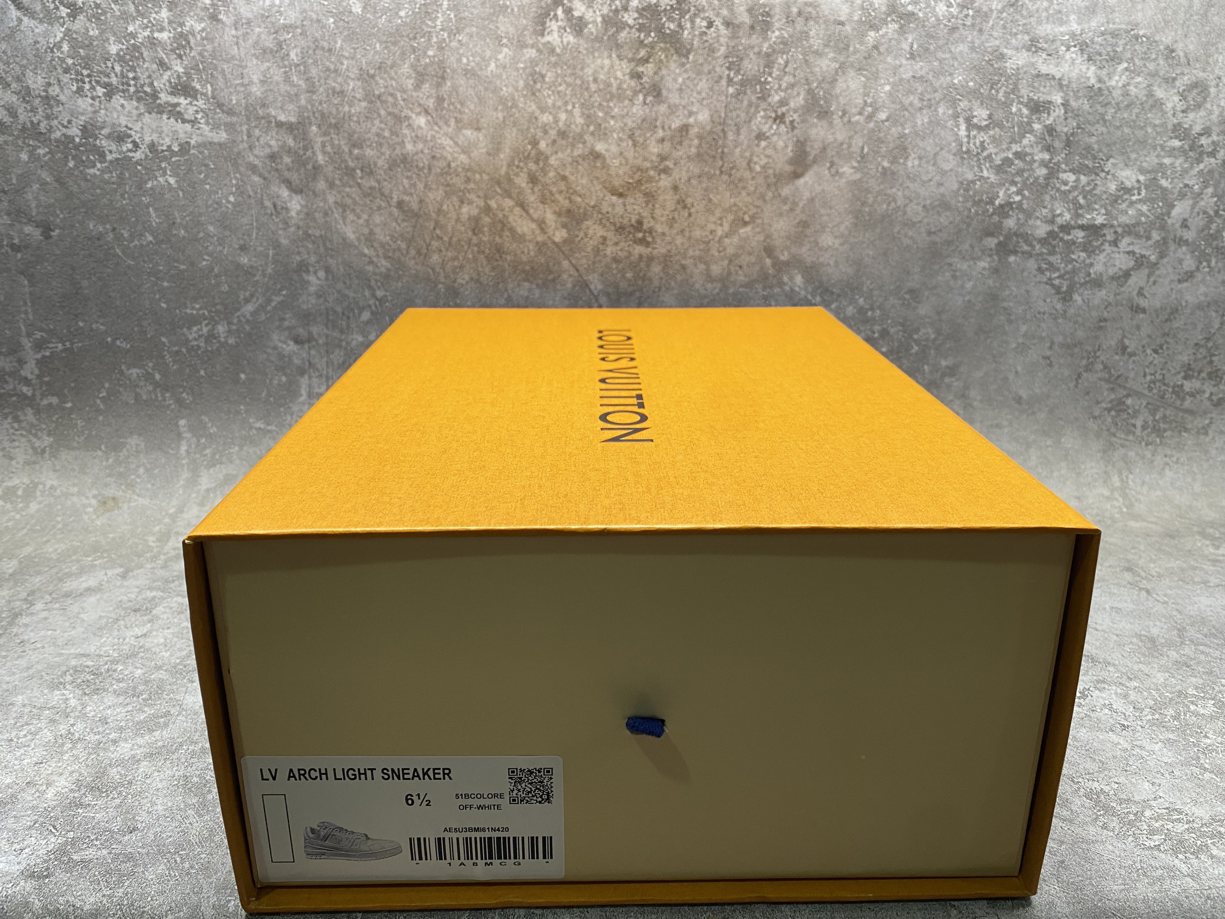 UA LV Trainer Sneaker
