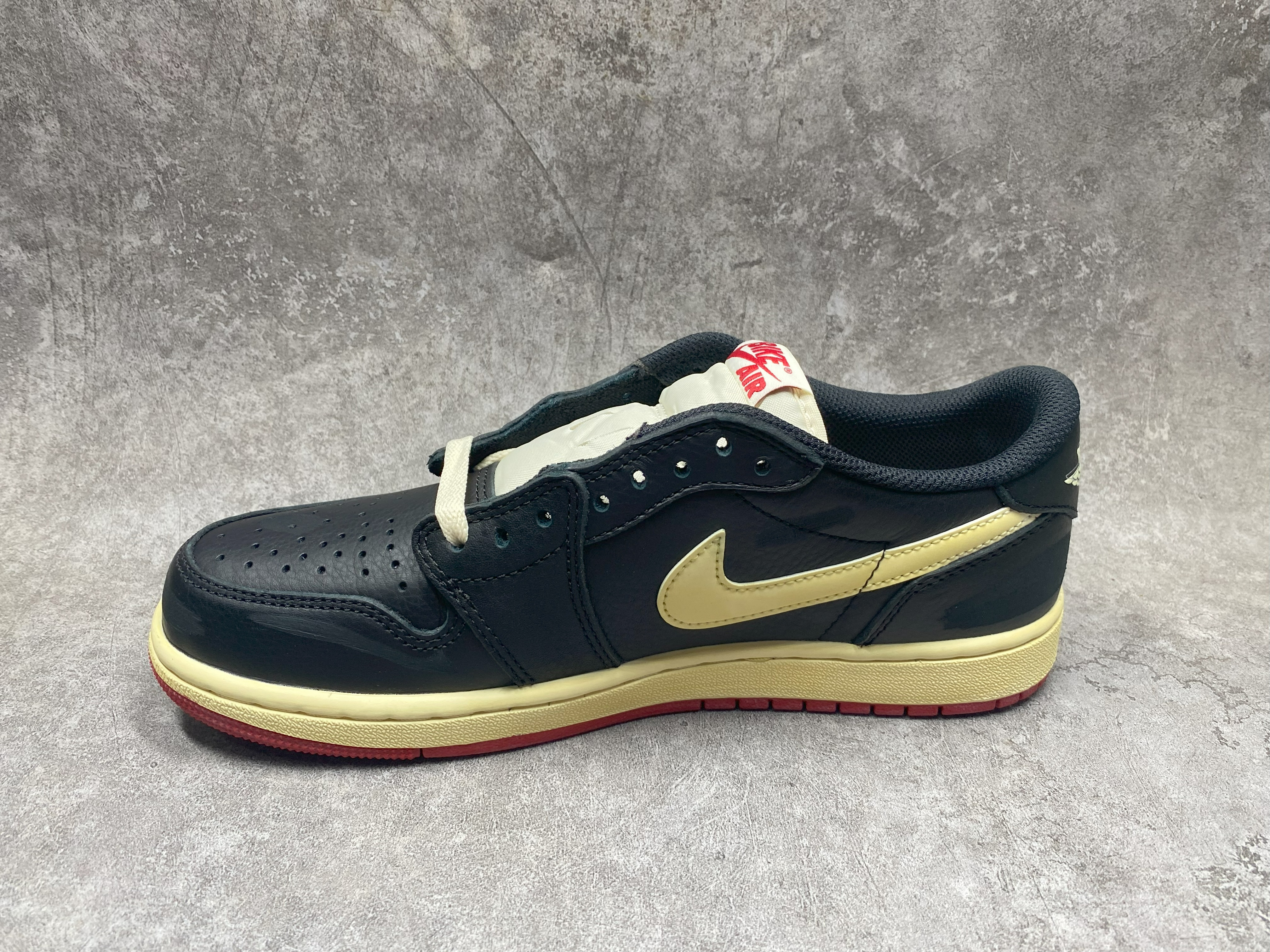 UA Jordan 1 Retro Low OG