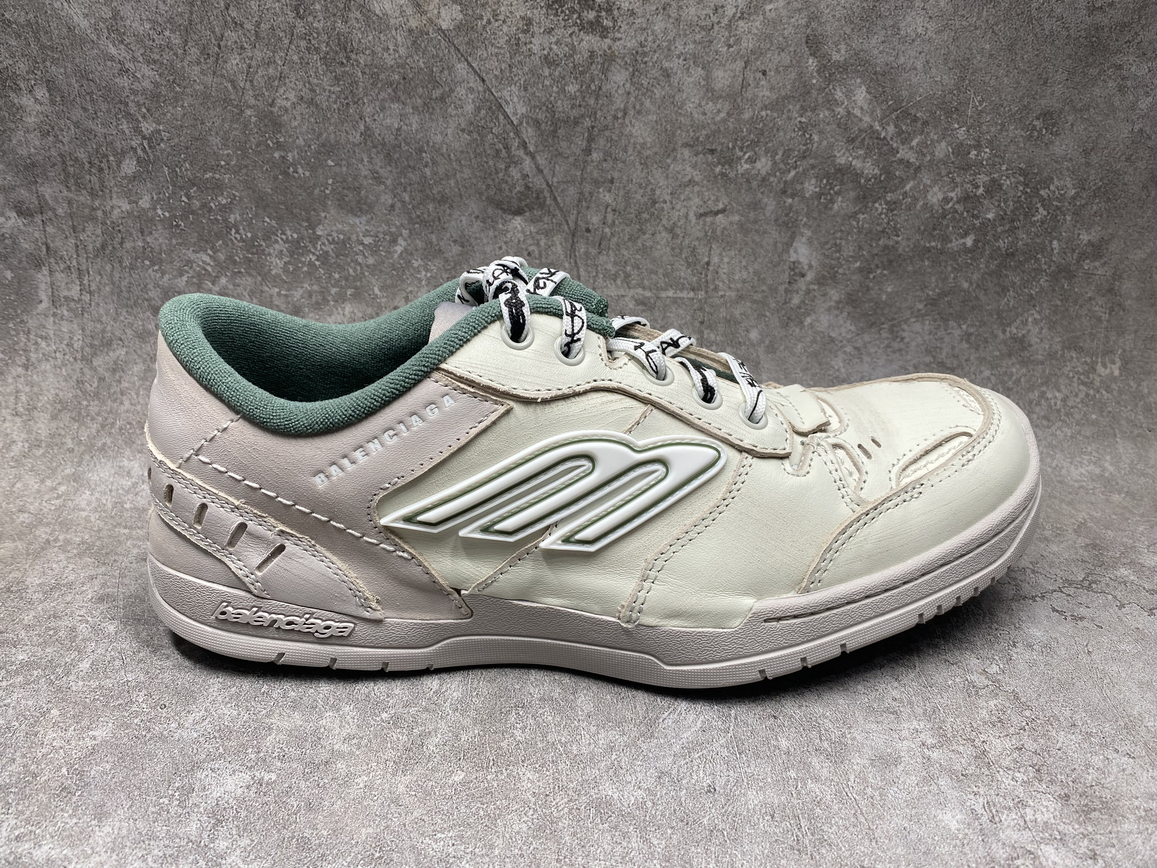 ua Ba*len*cia*ga hamptons worn-out sneaker (run one size large)