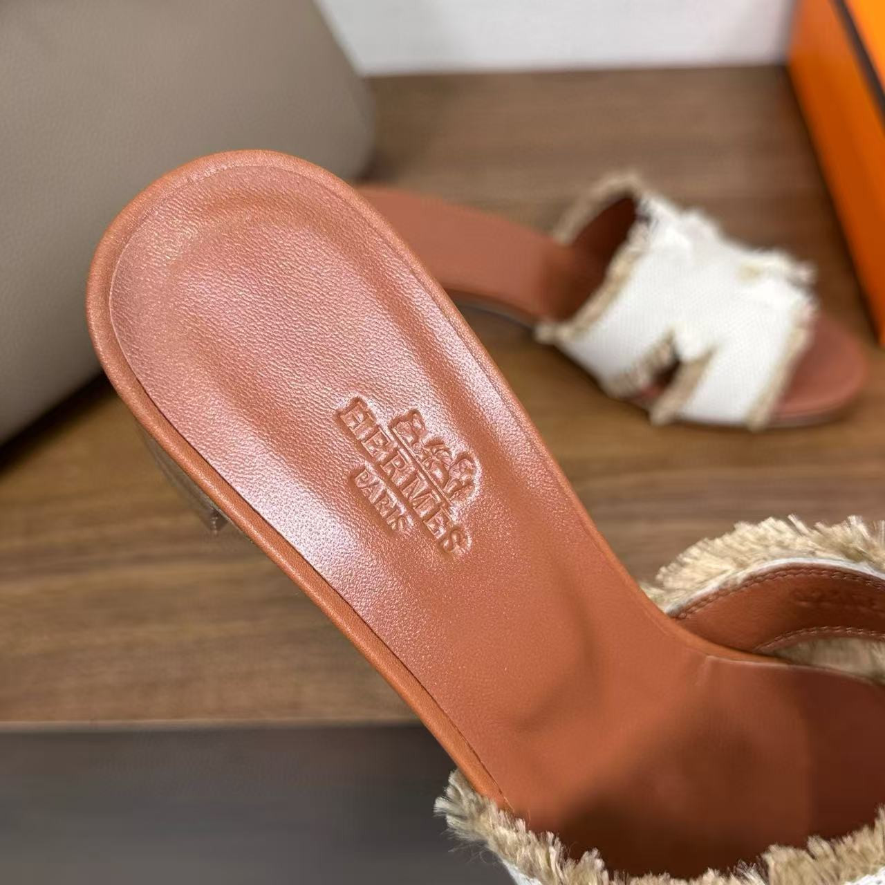 ua H**me5 oasis sandal