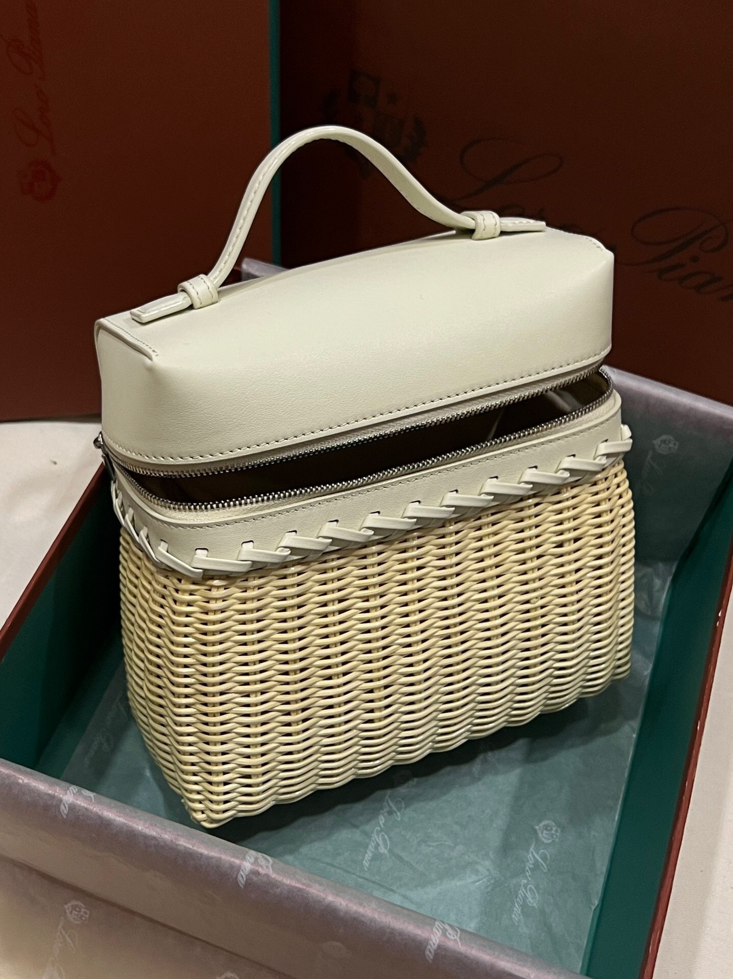L**o p*ana extra pocket l19 wicker bag 17.5x21x10cm