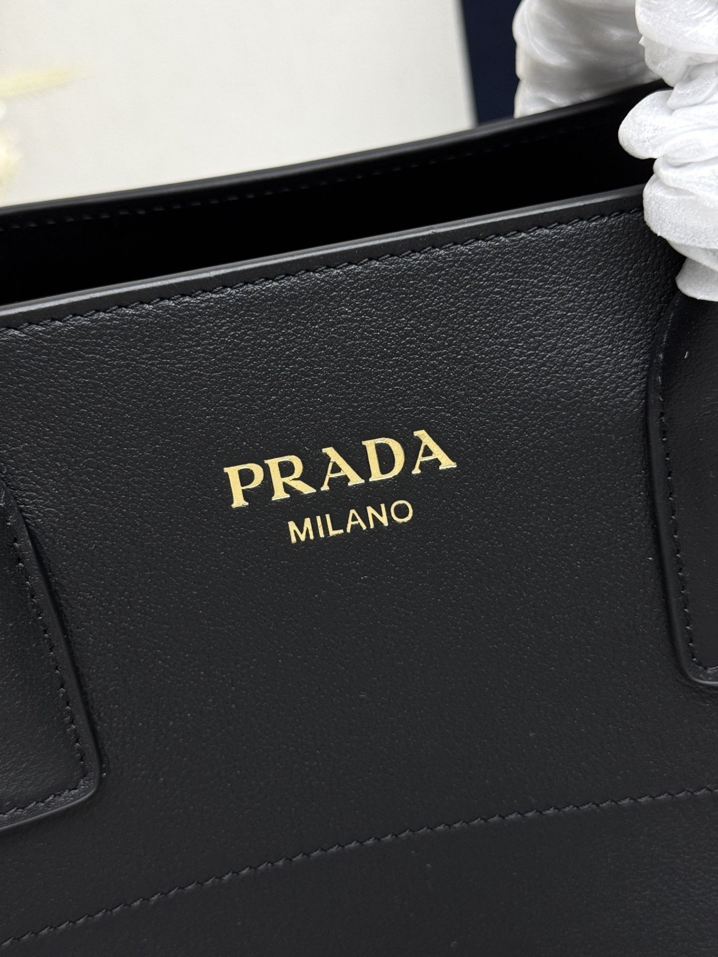 Pra*a medium leather tote bag without box 32x23.5x16cm