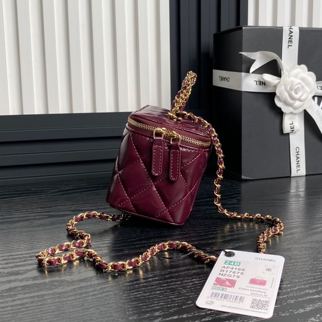 Ch*el clutch with chain 9.5x 17x 8cm