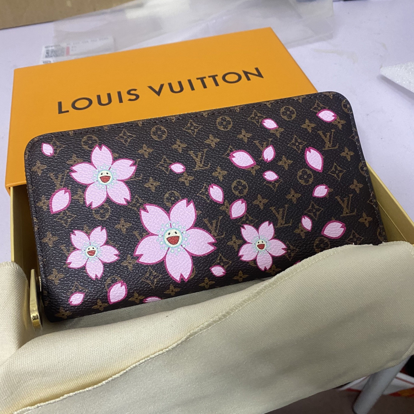 LV x TM Zippy Wallet M13433 7.7 x 4.1 x 1 inches