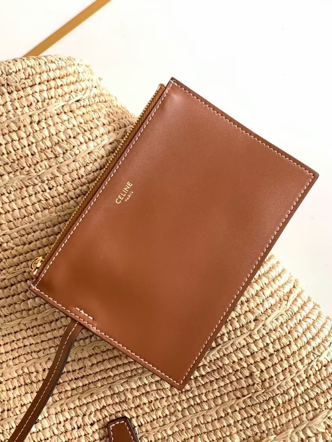 ce**e medium S*pple ce**e classic panier in raffia and calfskin 22x30x14cm