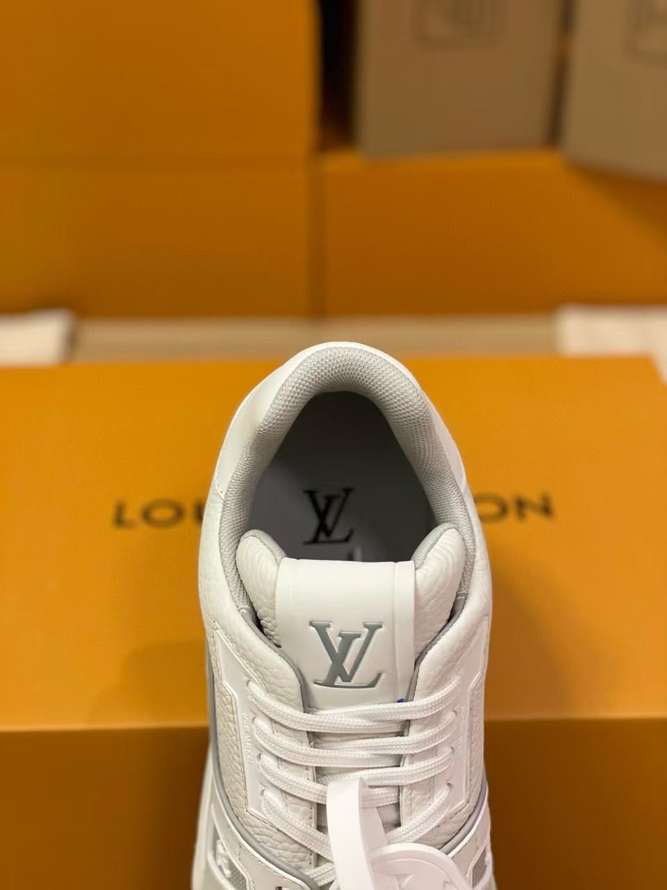 UA LV Trainer Sneaker