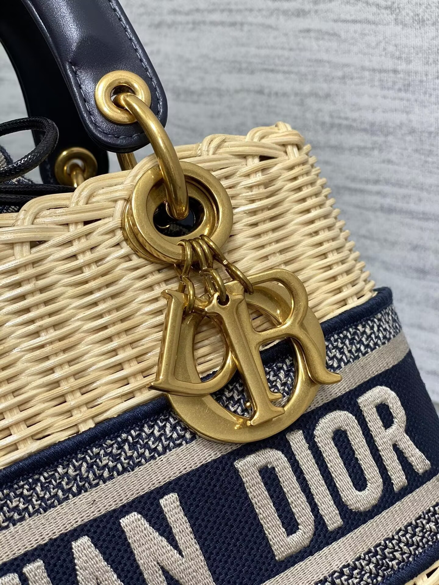 D*or medium lady D*or bag 24x21x12cm