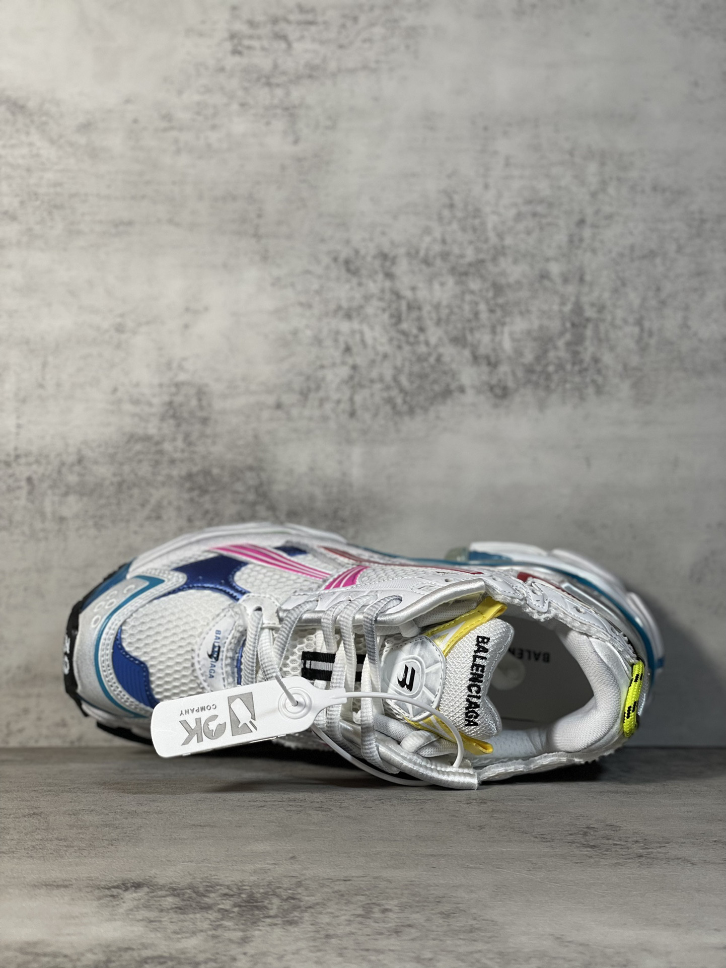ua Ba*len*cia*ga runner sneaker white multicolor