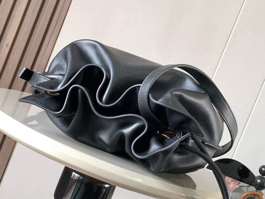 L0ew* flamenco purse 30x24.5x10.5cm