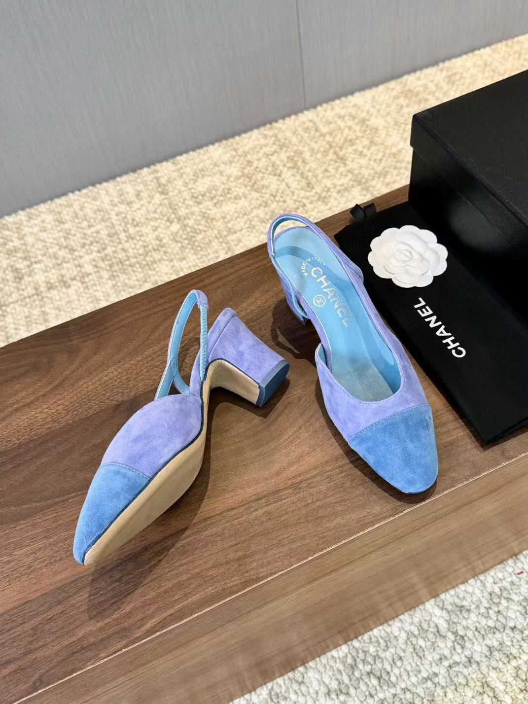 ua Ch*el slingbacks
