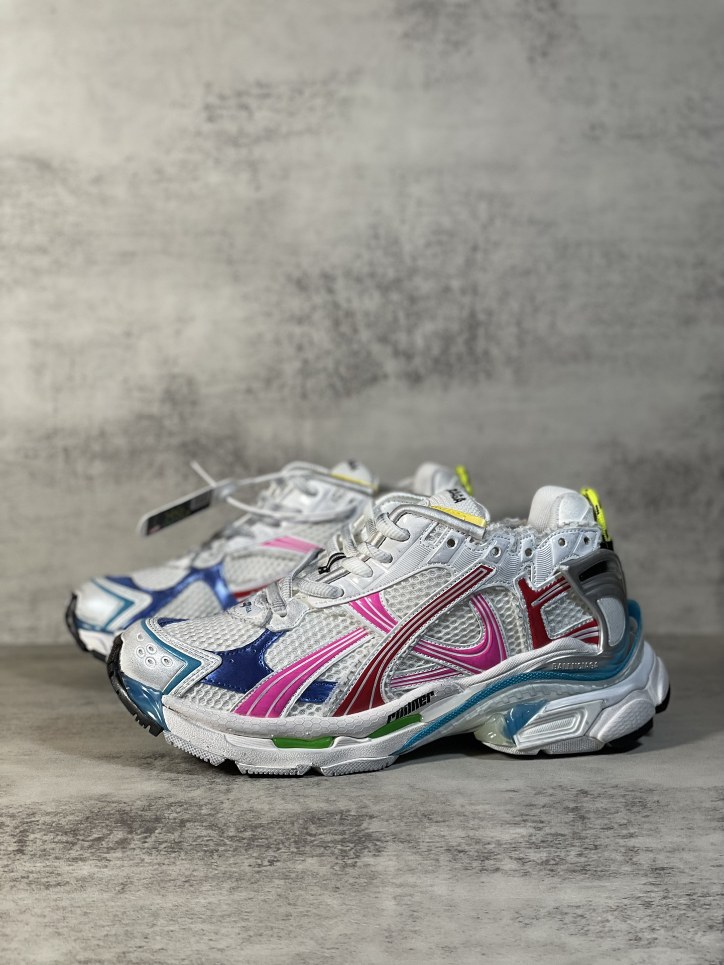 ua Ba*len*cia*ga runner sneaker white multicolor