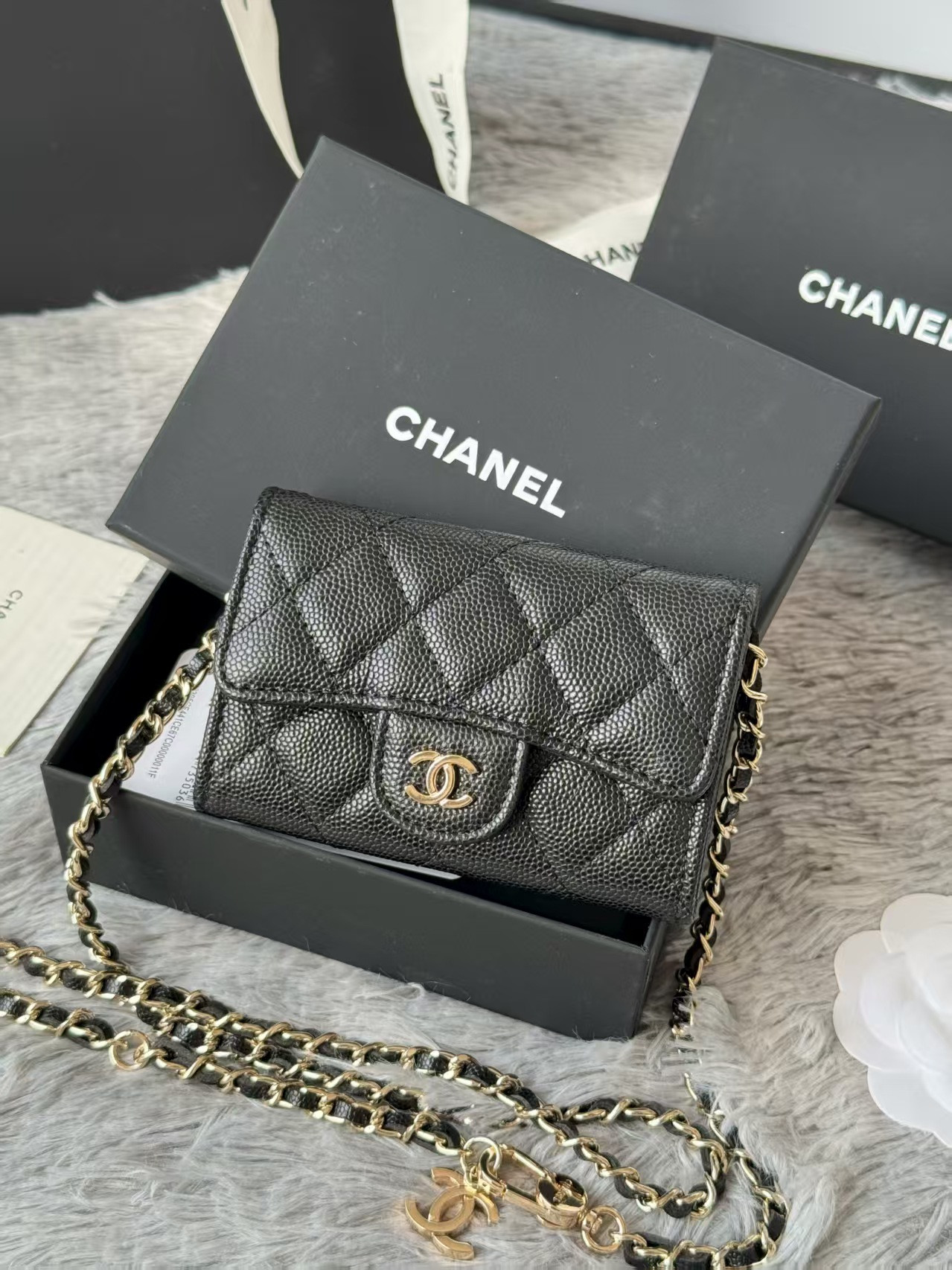 Ch*el wallet on chain 11x7.5x2cm