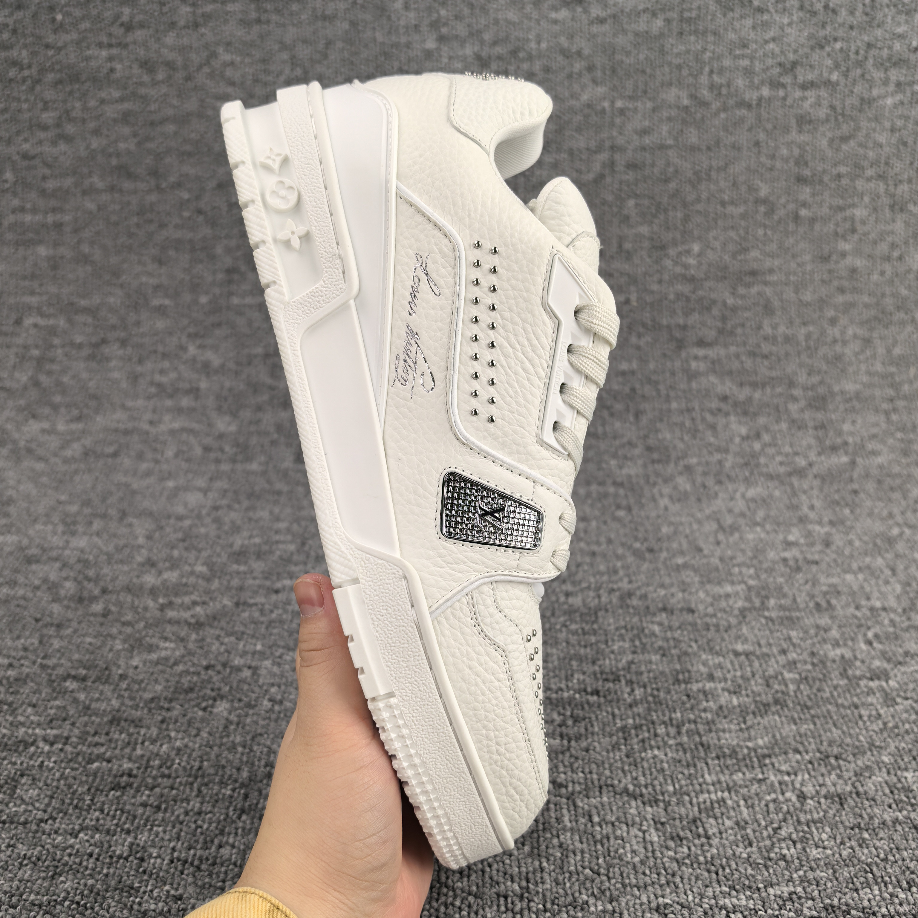 UA LV Trainer Sneaker