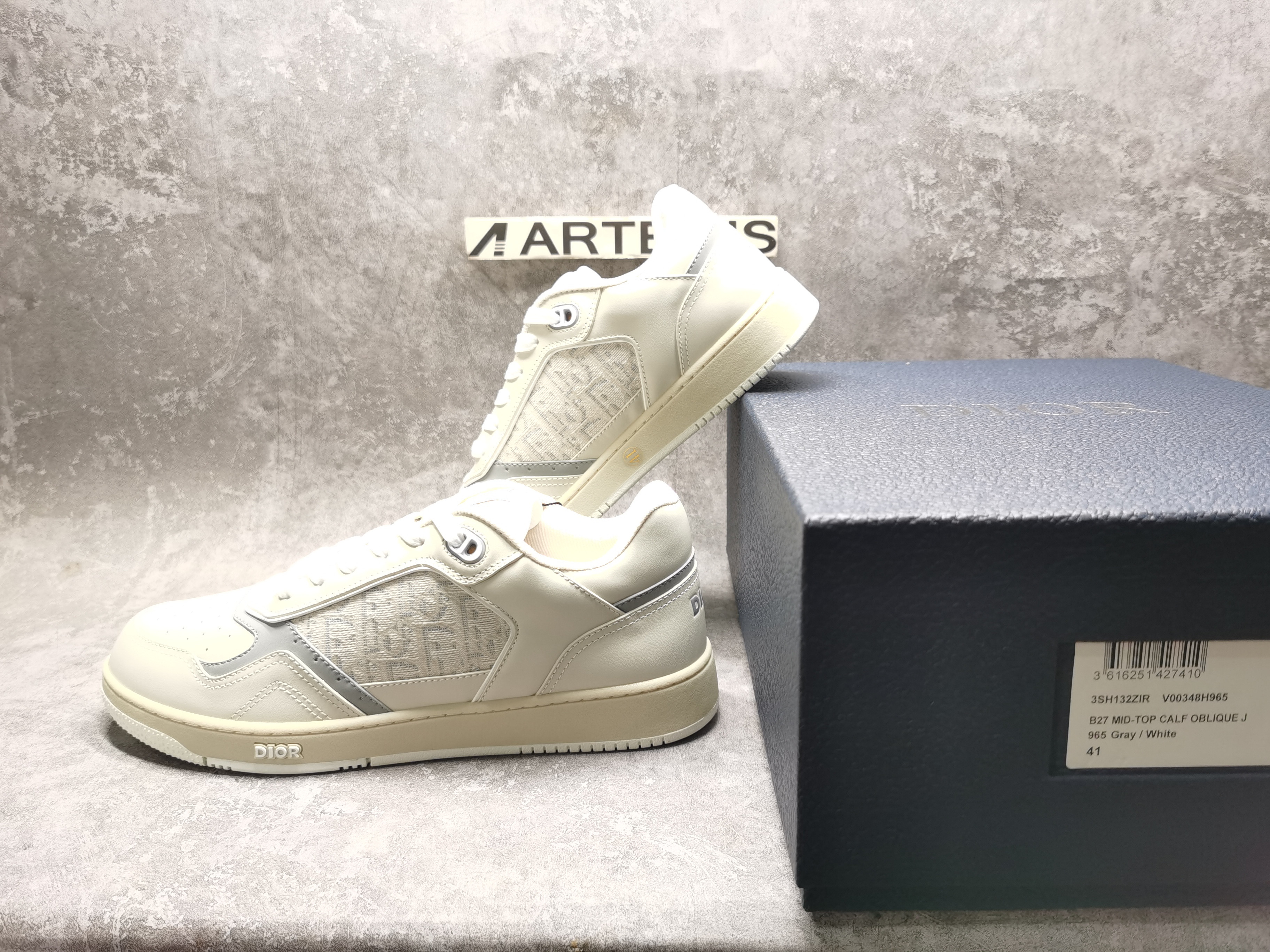 ua D*or sneaker