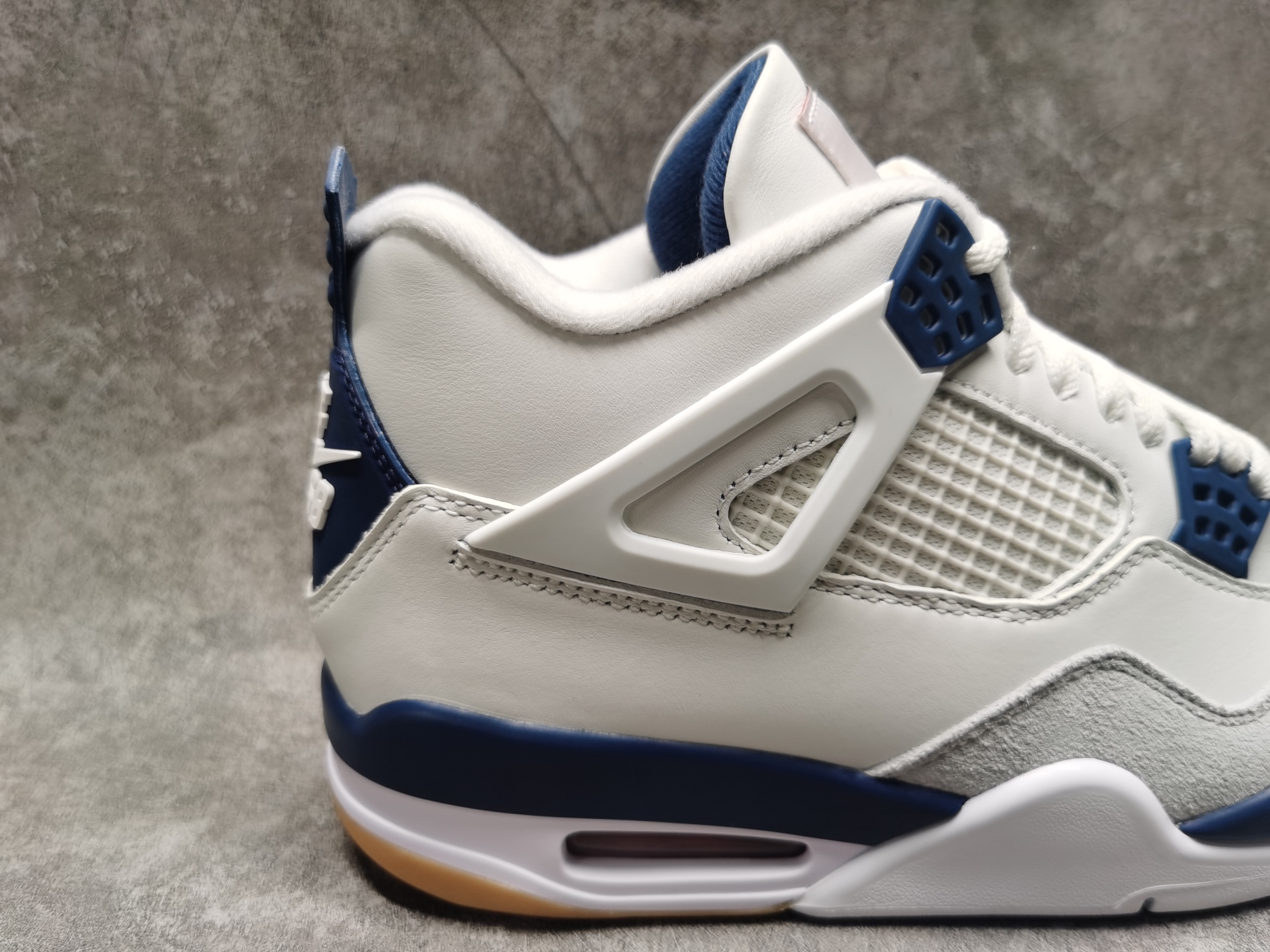 UA Air Jordan 4 Retro