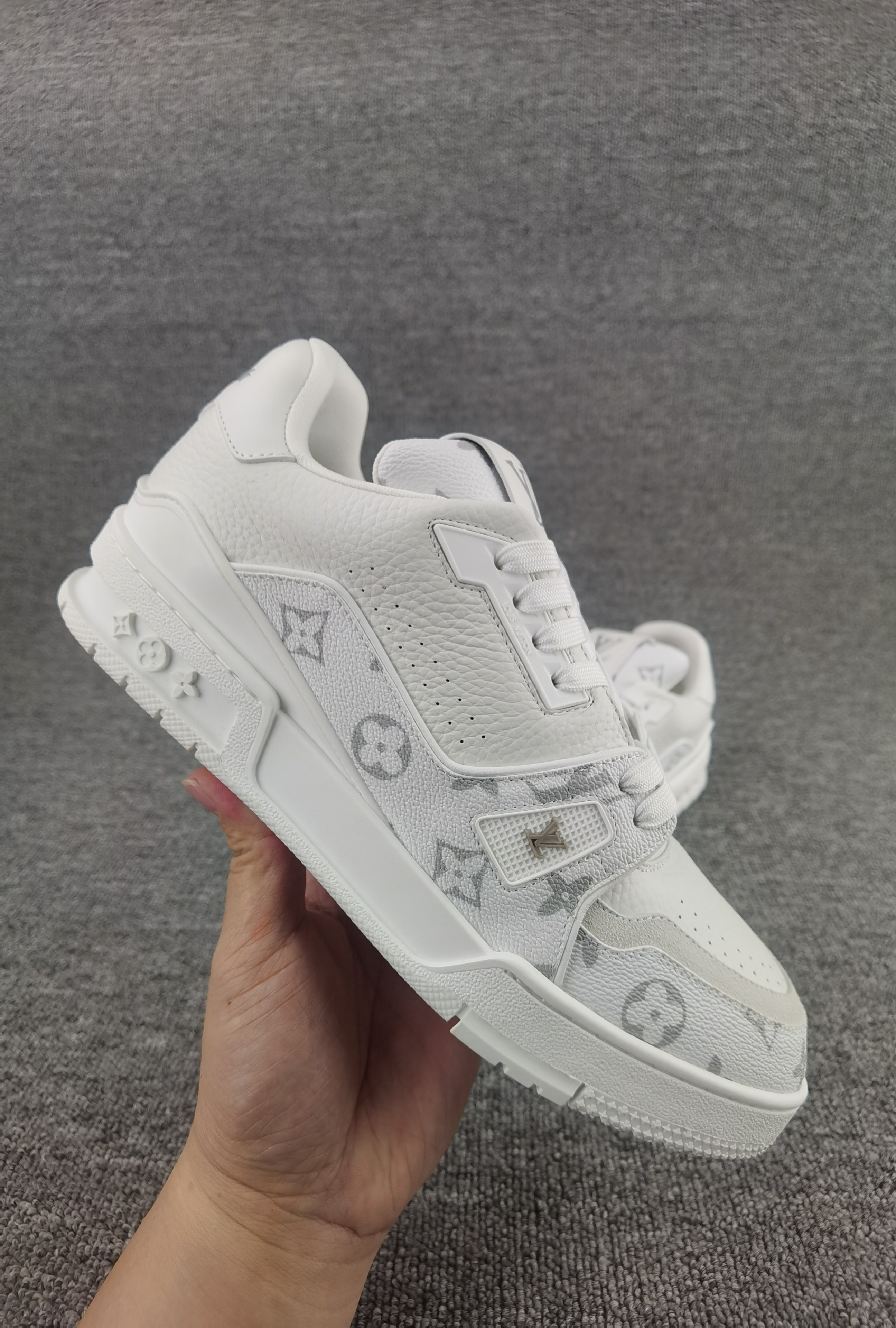 UA LV Trainer Sneaker