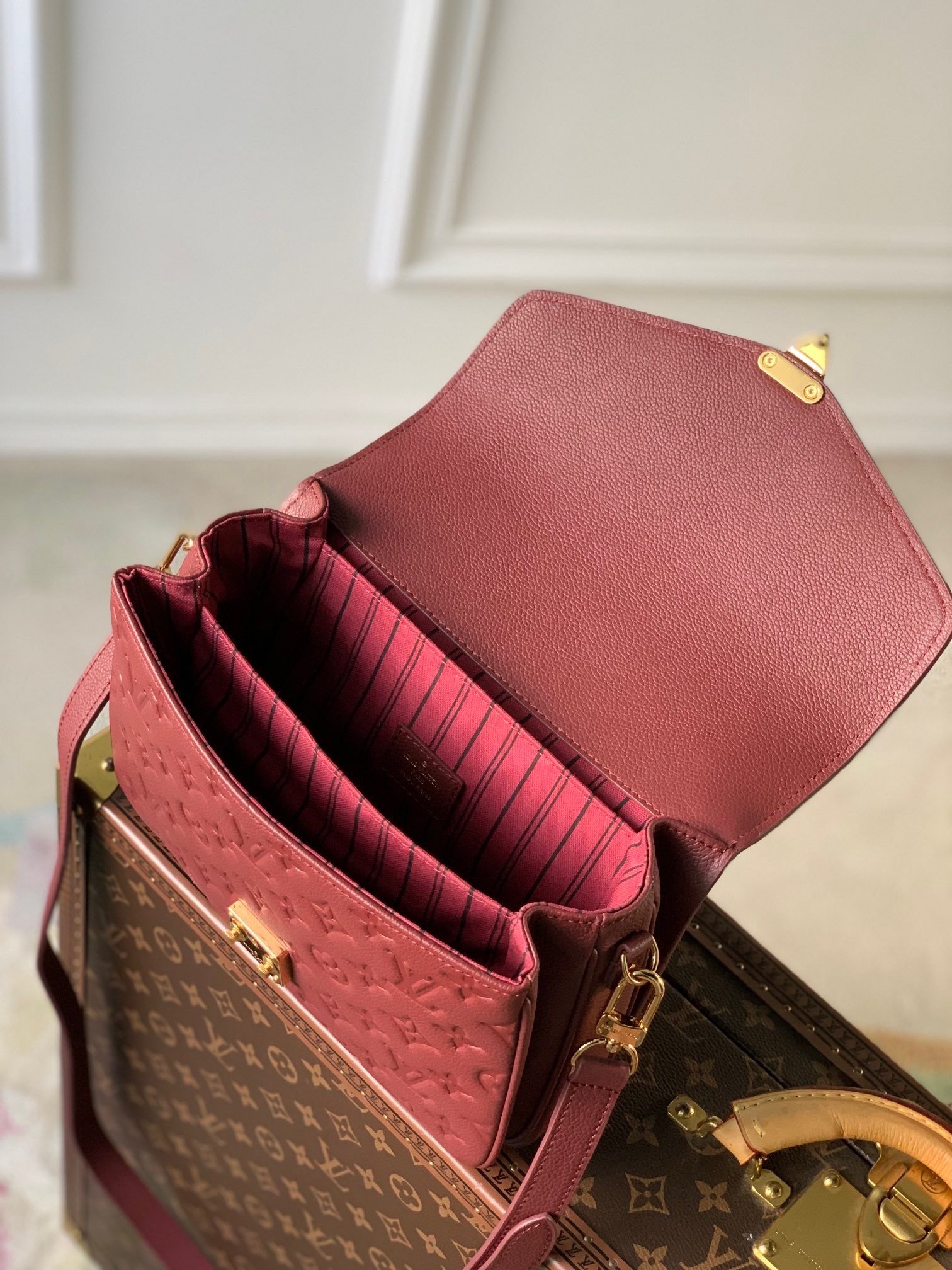 LV pochette metis M41487