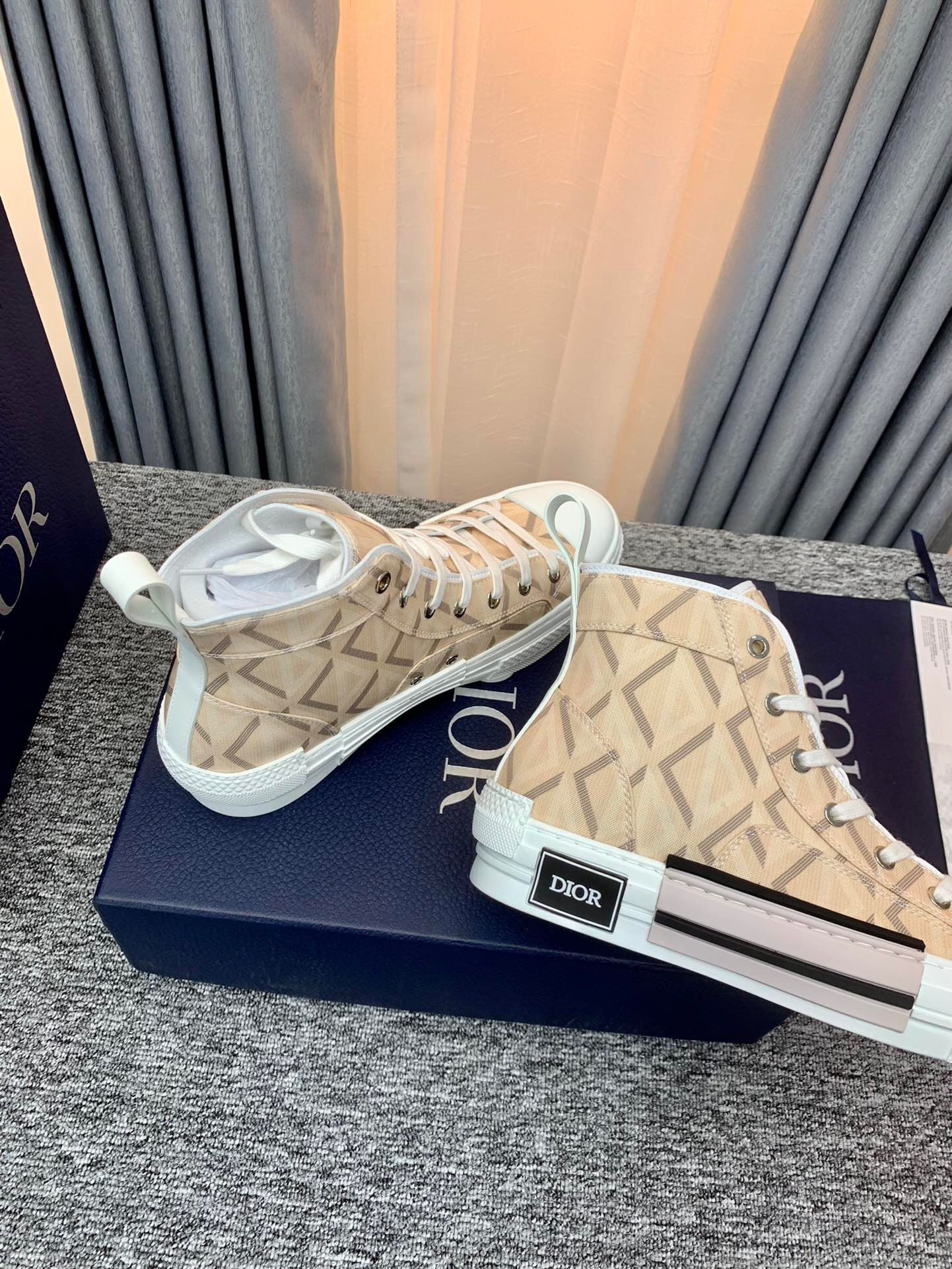 d*or b23 high top natural cd Di*m*nd