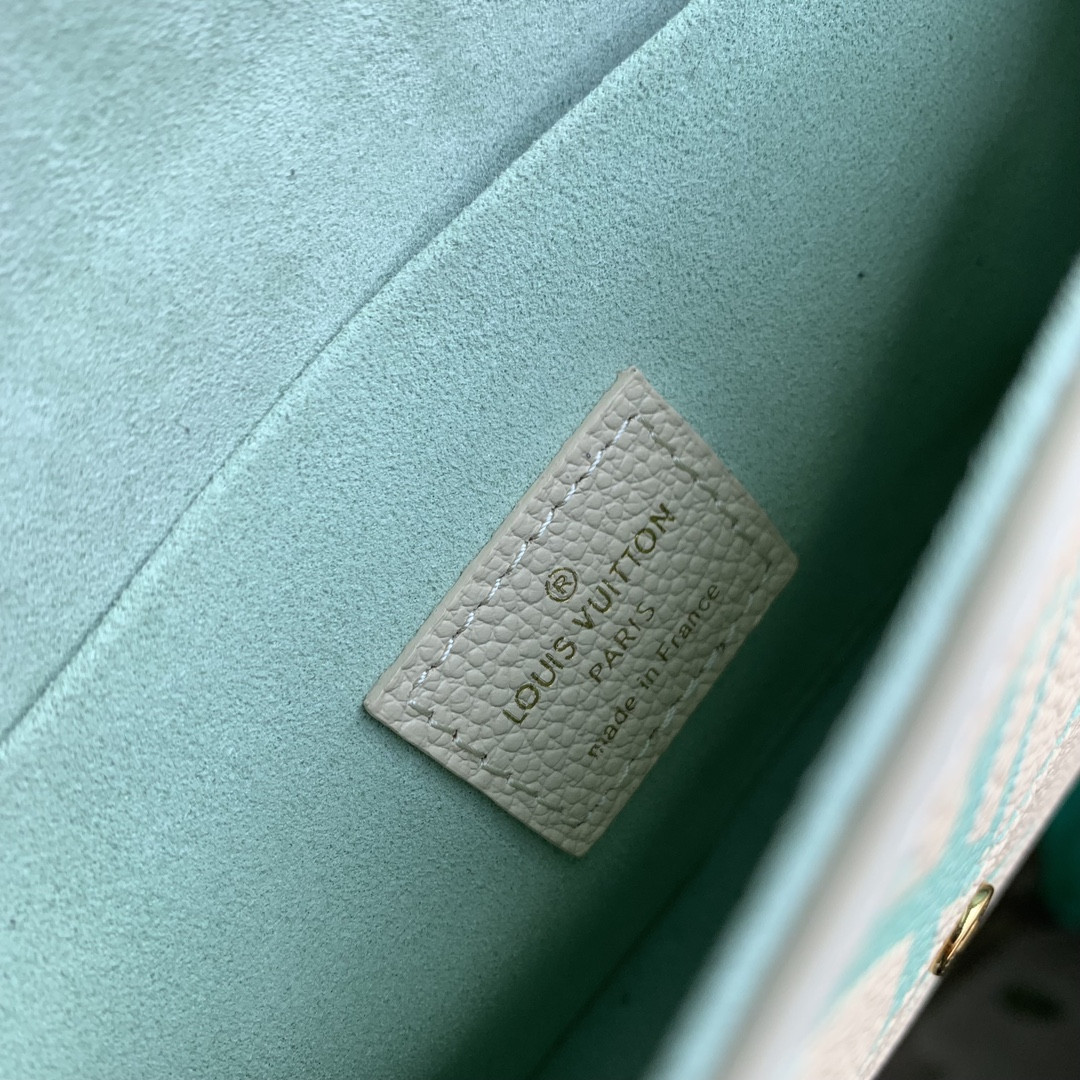 LV FÉLICIE POCHETTE M69977