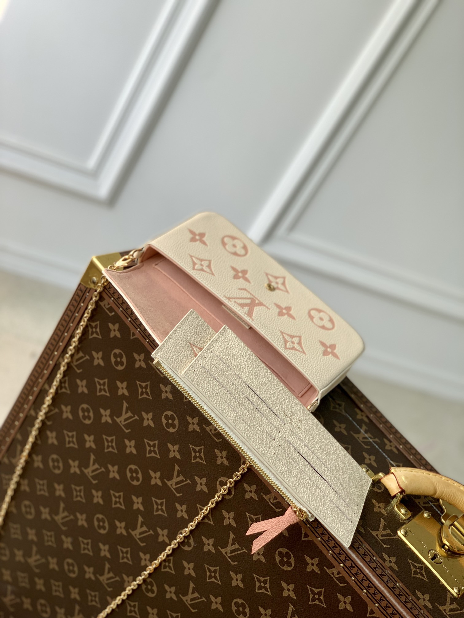 LV FÉLICIE POCHETTE M69977