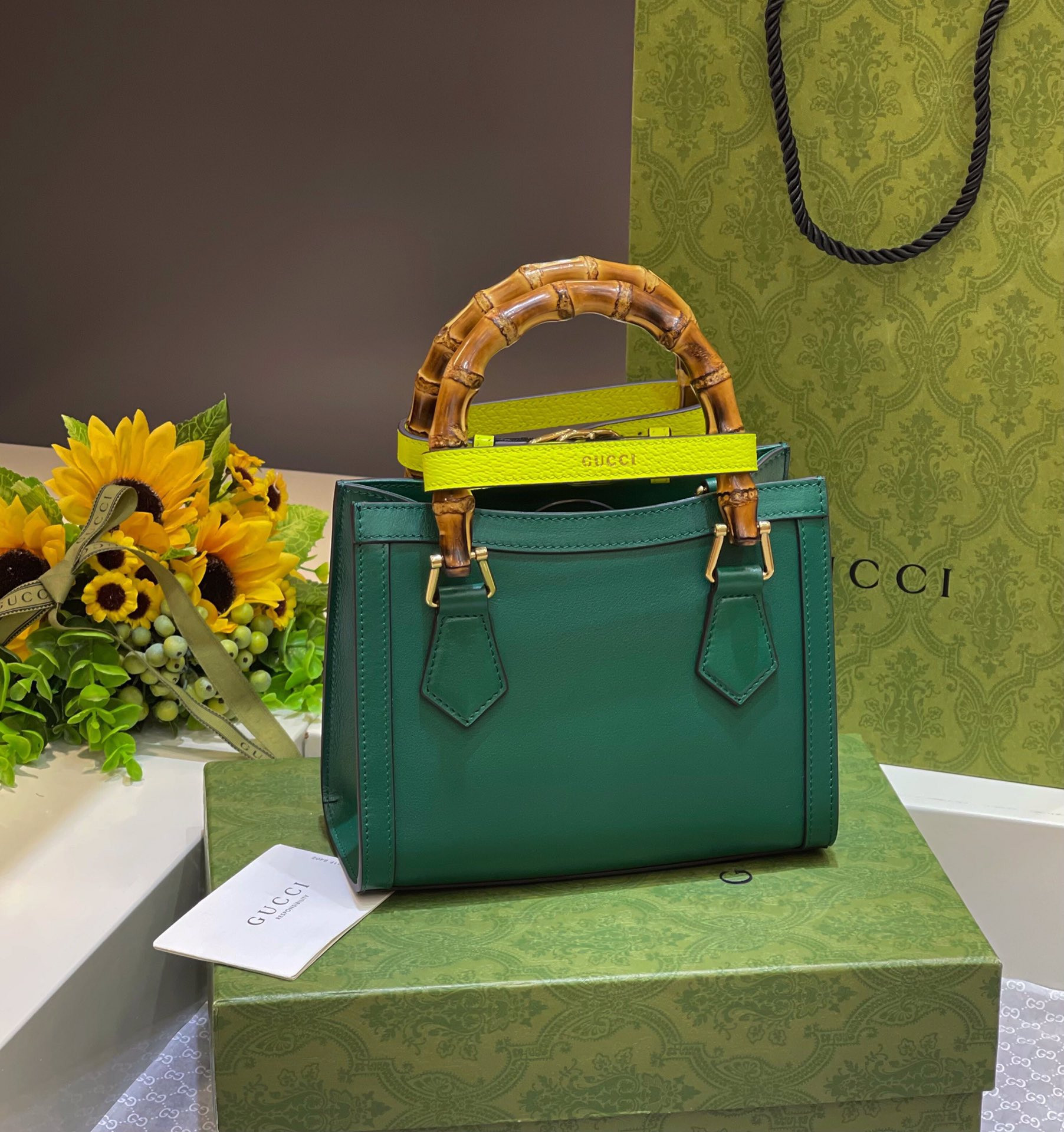 G*u*i diana mini tote bag green 20w x 16h x 10d cm