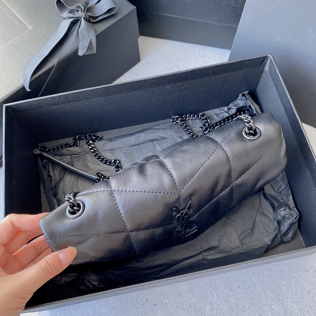 Y*L puffer in leather navy 23 x 15.5 x 5.8 cm