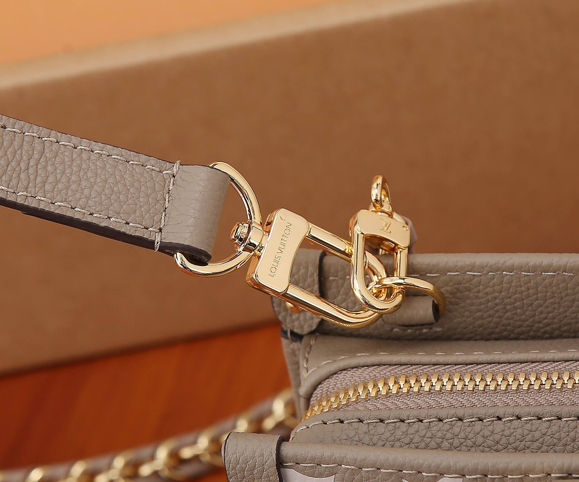 LV OnTheGo East West M23641 9.8 x 5.1 x 3.9 inches