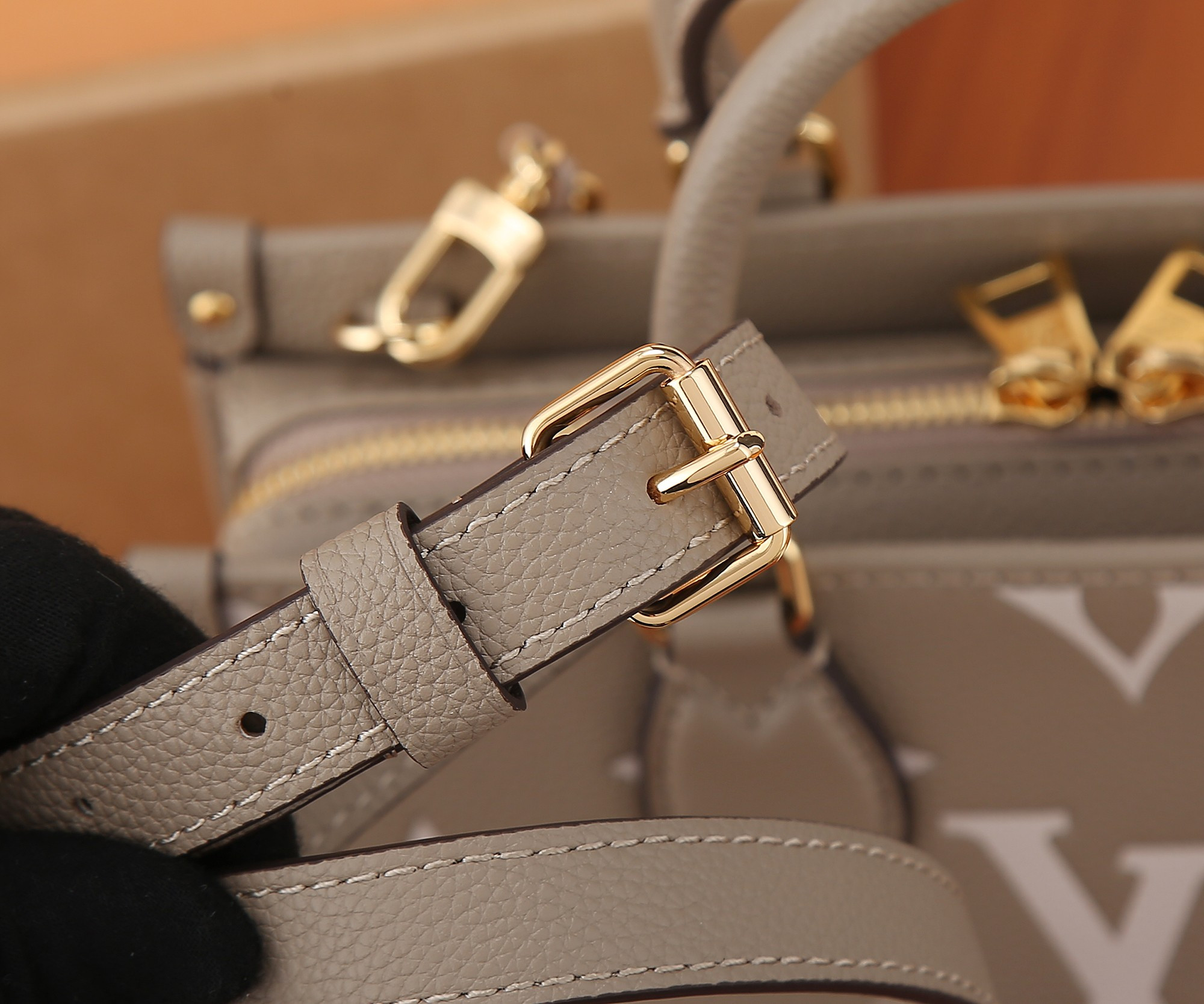 LV OnTheGo East West M23641 9.8 x 5.1 x 3.9 inches