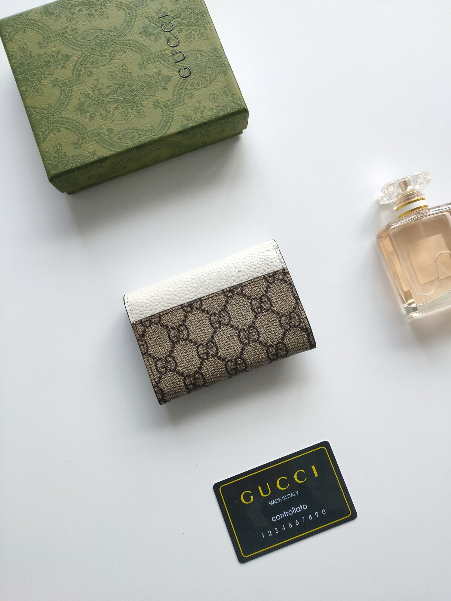 G*u*i gg  card case wallet