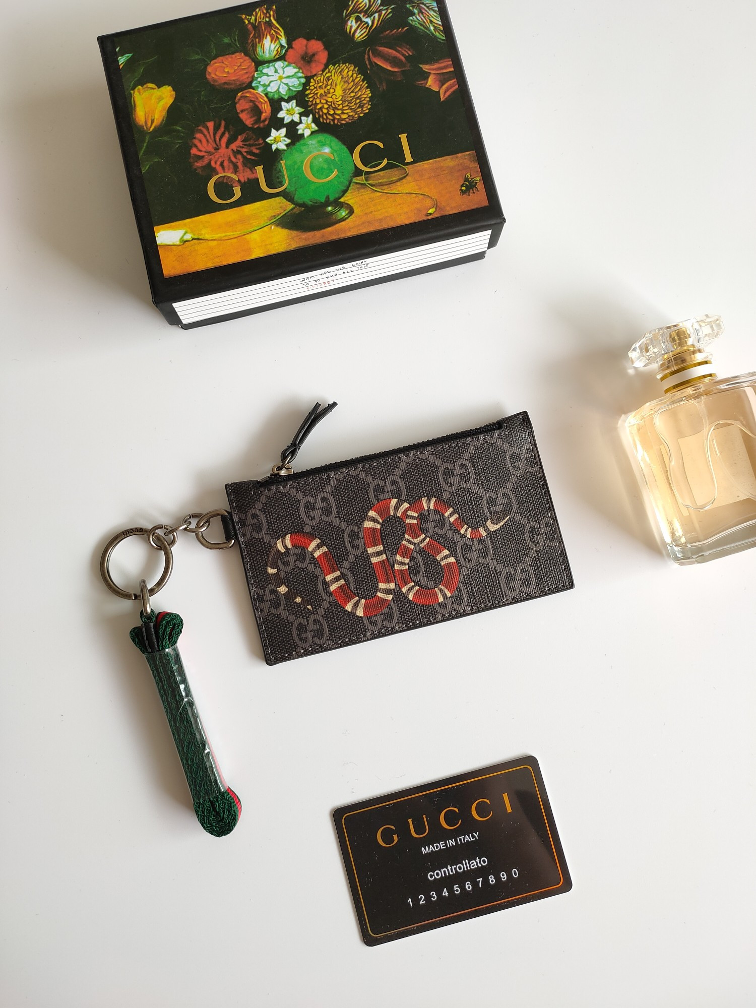 G*u*i gg  card case wallet