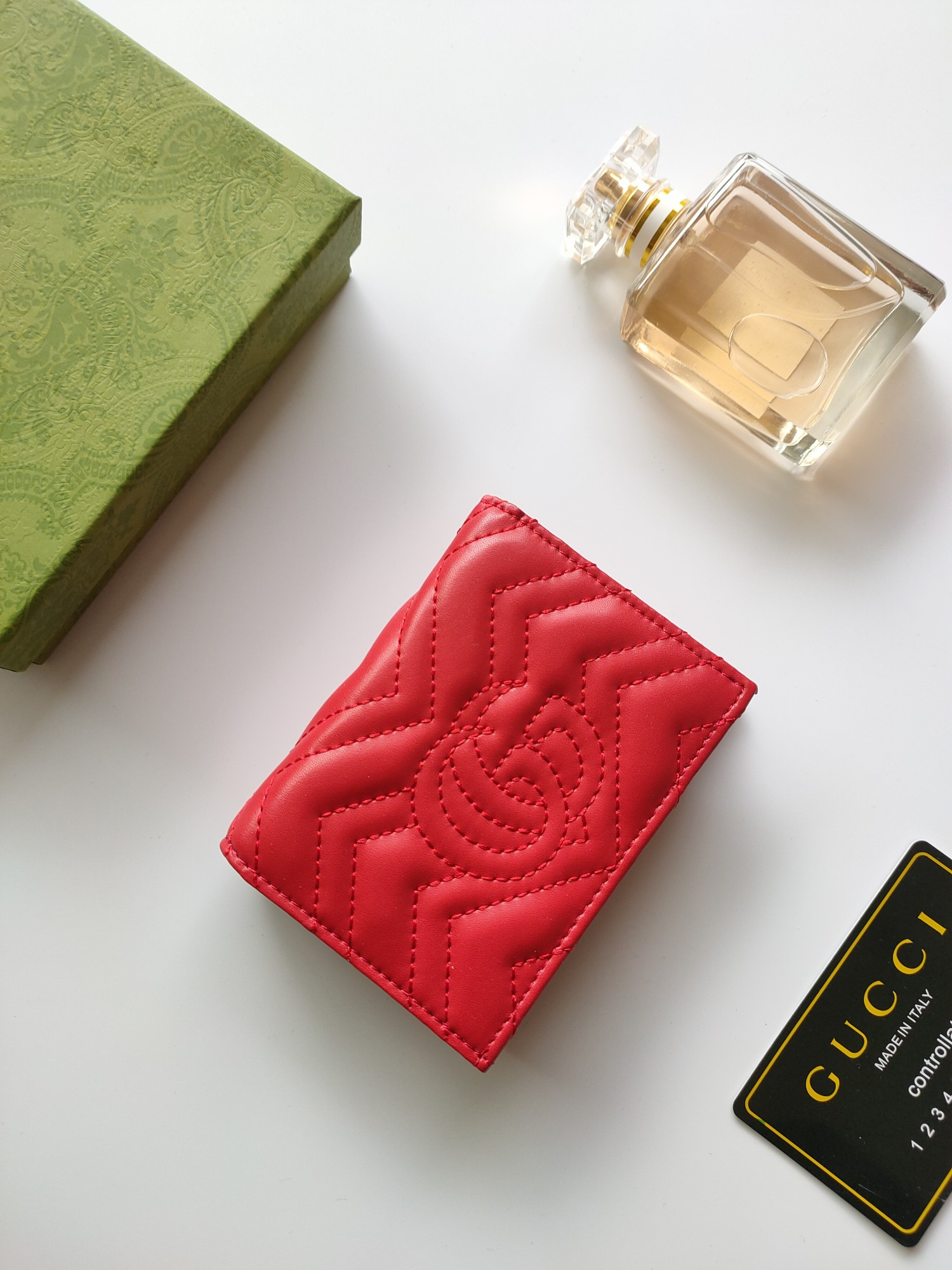 G*u*i gg  card case wallet