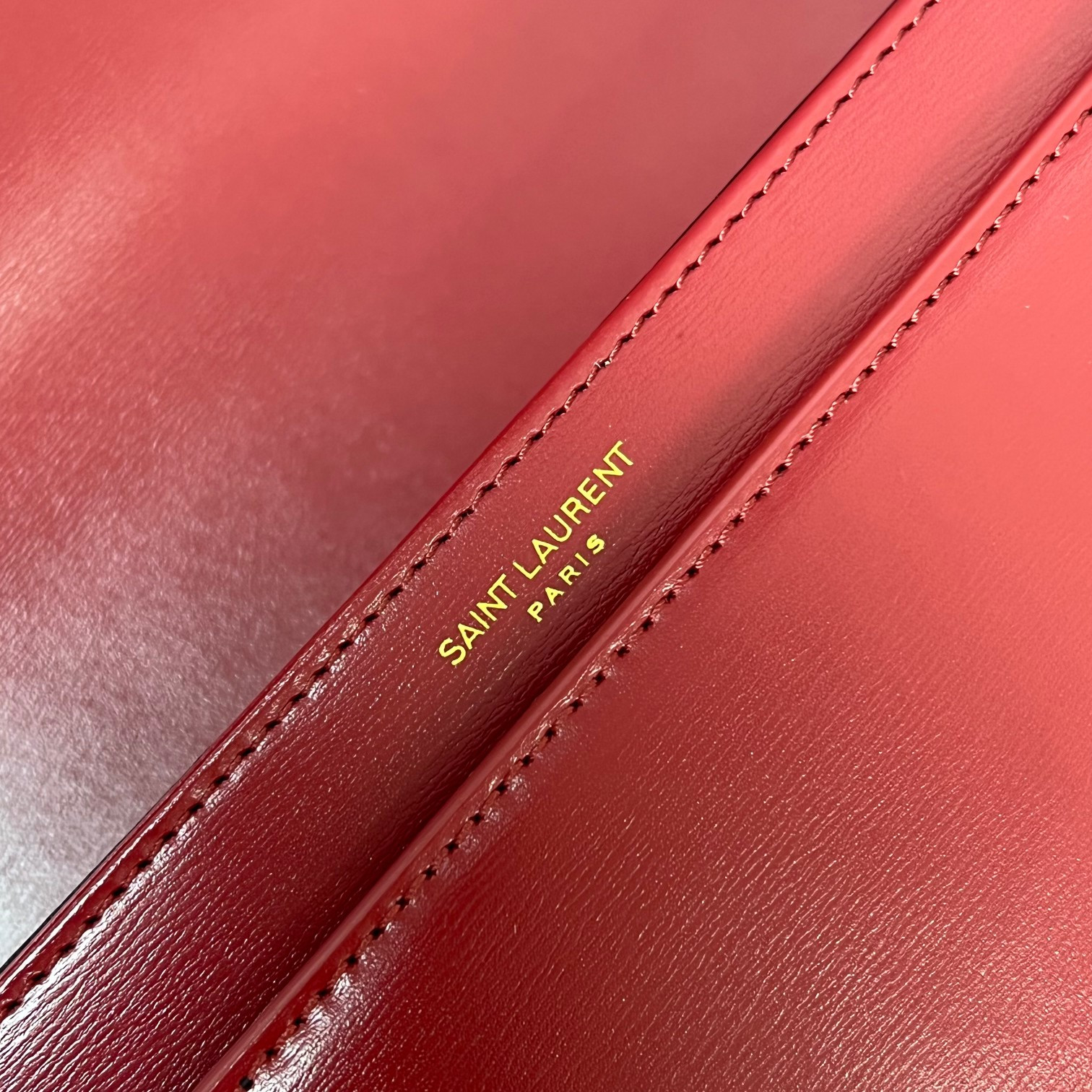 y*l solferino medium satchel in box Sa**t Lau*nt red 9.1 x 6.3 x 2.4 inches