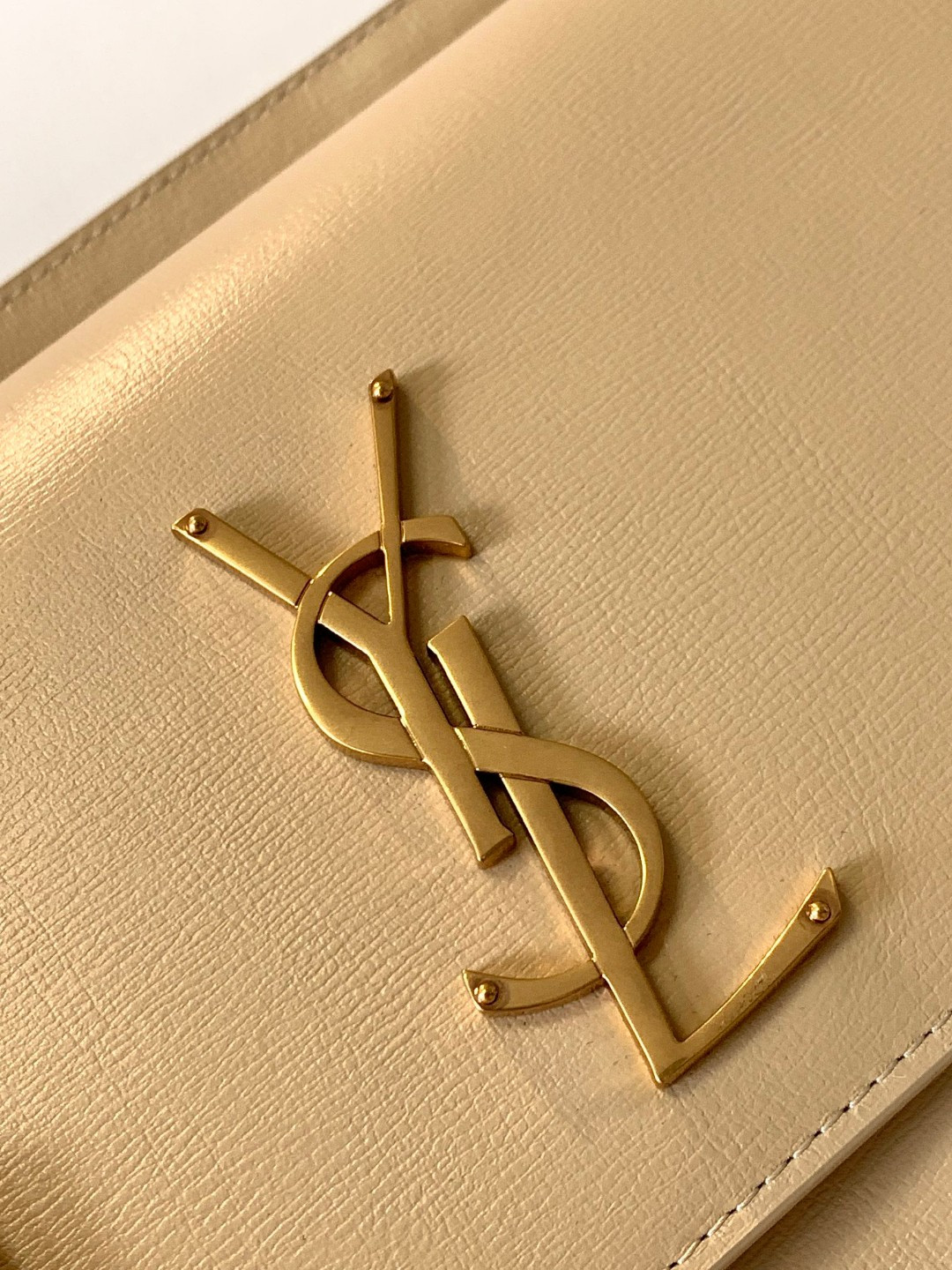 Y*L sunset large in smooth leather beige 10.6 x 7 x 3.1 inches